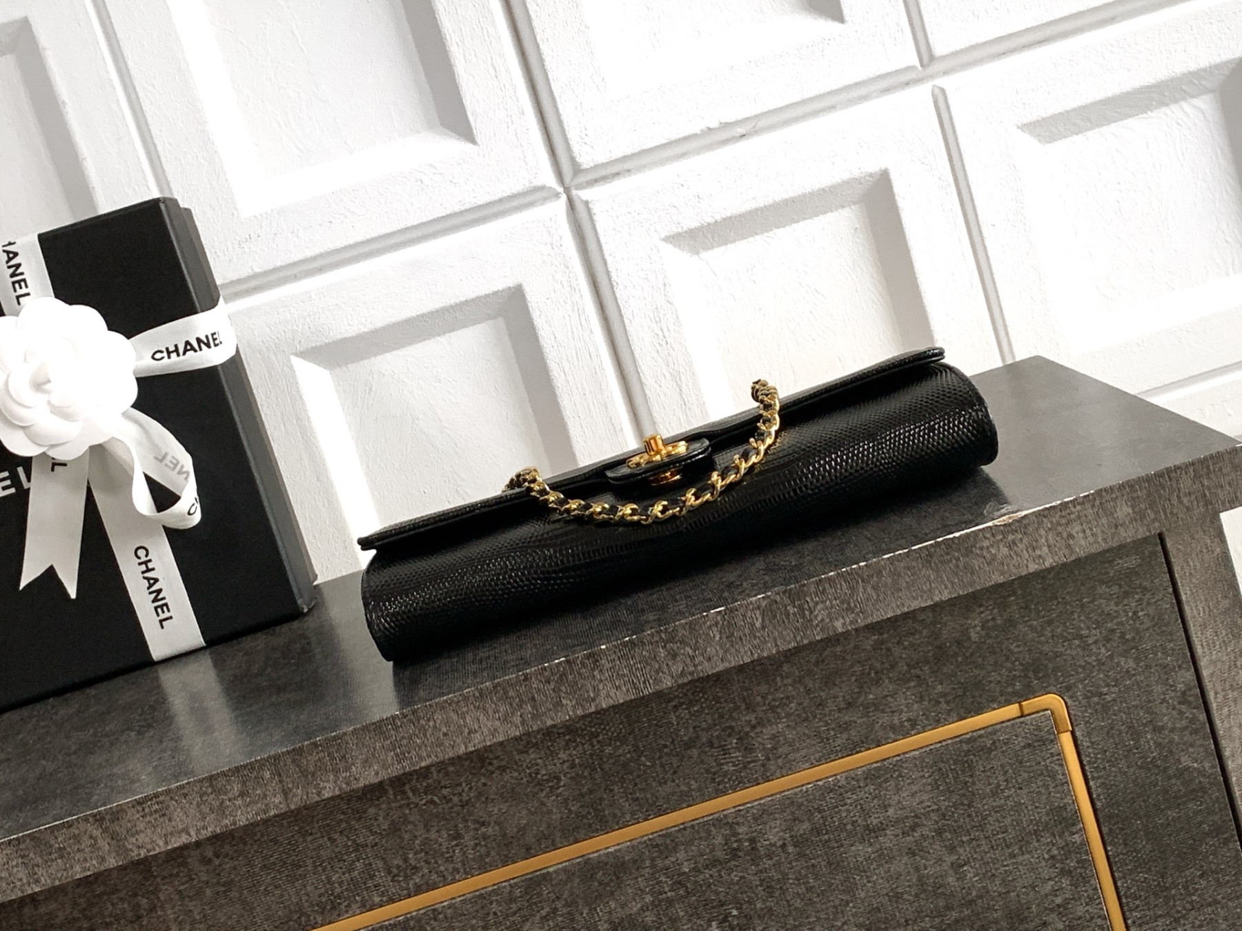 Ch**el clutch with chain ap5280 9.5x25x5cm