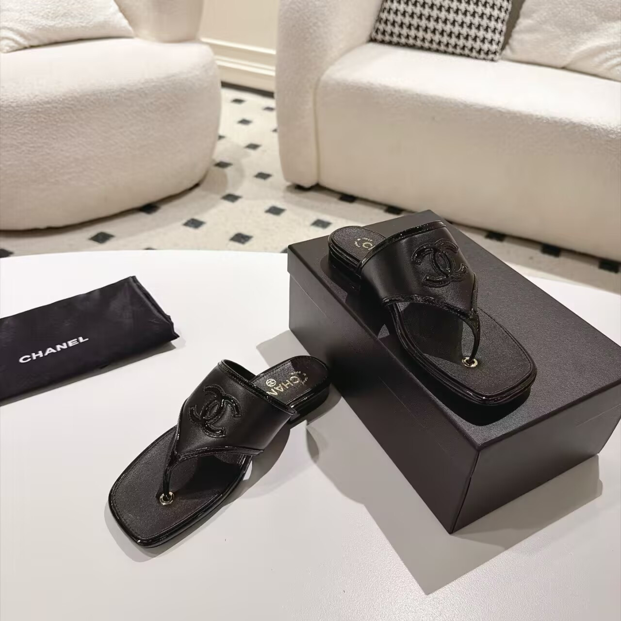 UA Ch**el Thong Sandals