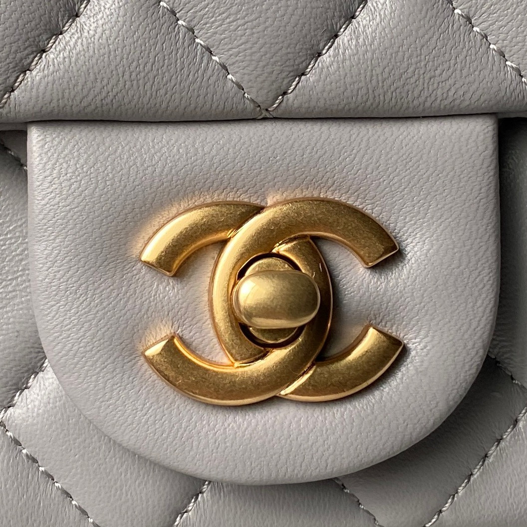 Ch**el MINI FLAP BAG 12×20×6 cm