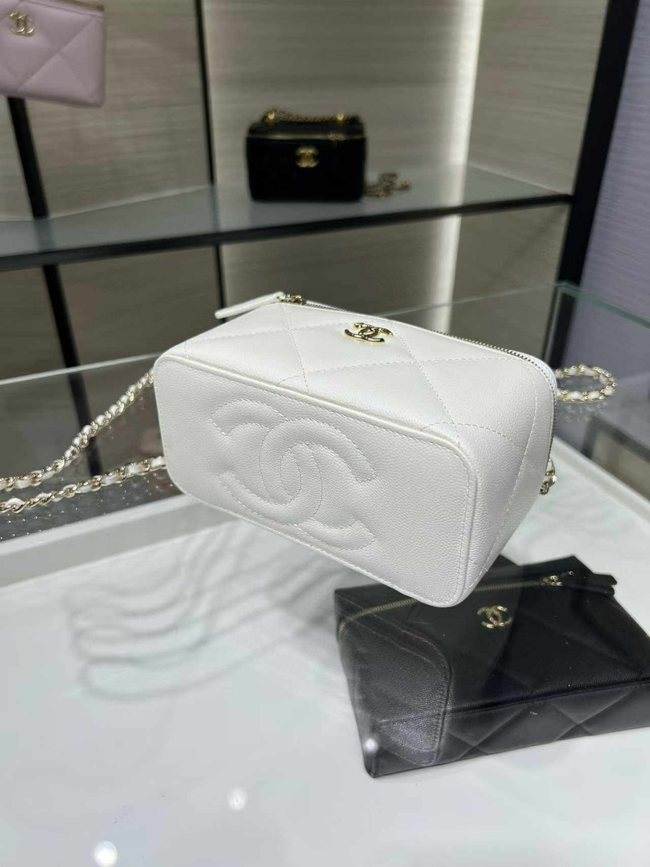 Ch**el Vanity With Chain AP4933 17x9.5x8cm