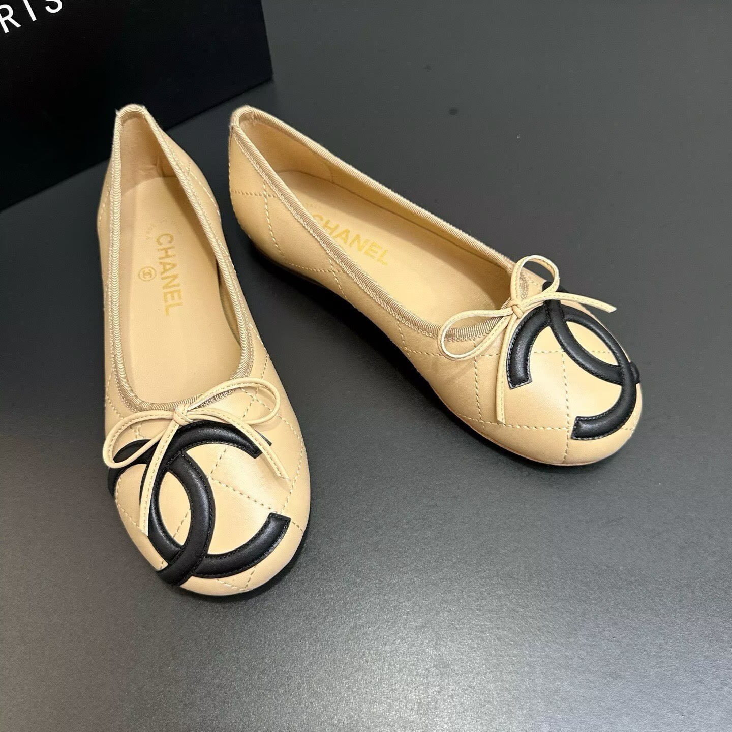 ua Ch**el ballet flat