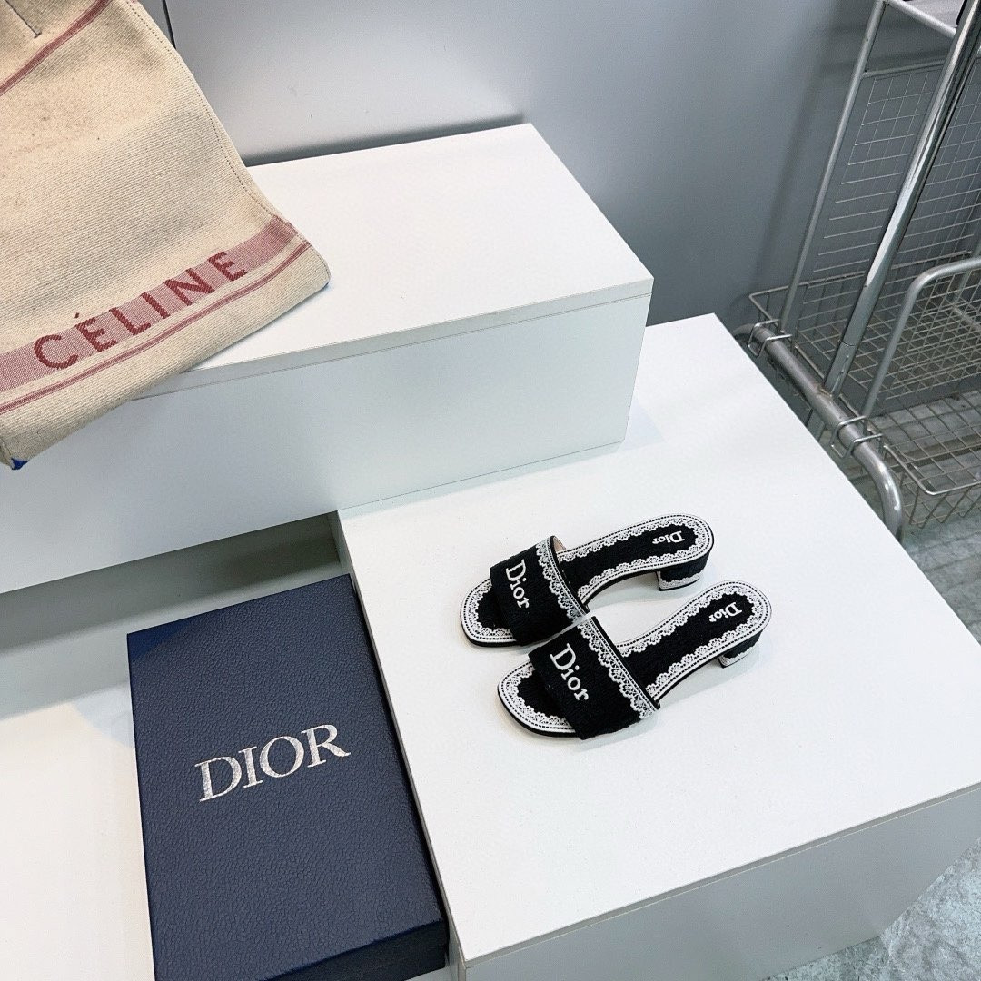 UA D10ramour D10r Dentelle Heeled Slide