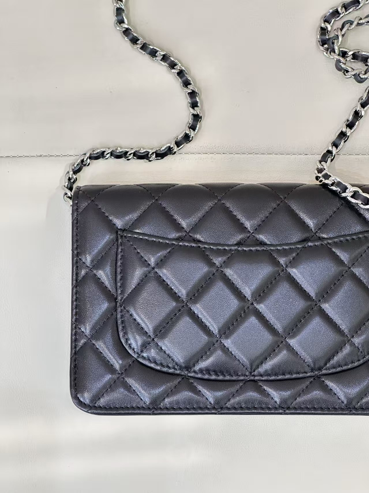 Ch**el WOC CLASSIC WALLET ON CHAIN 13x19cm