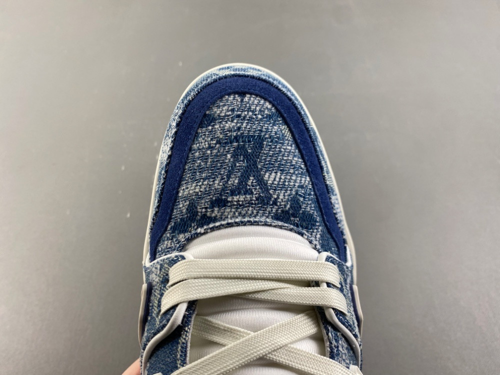 UA LV trainer Sneakers