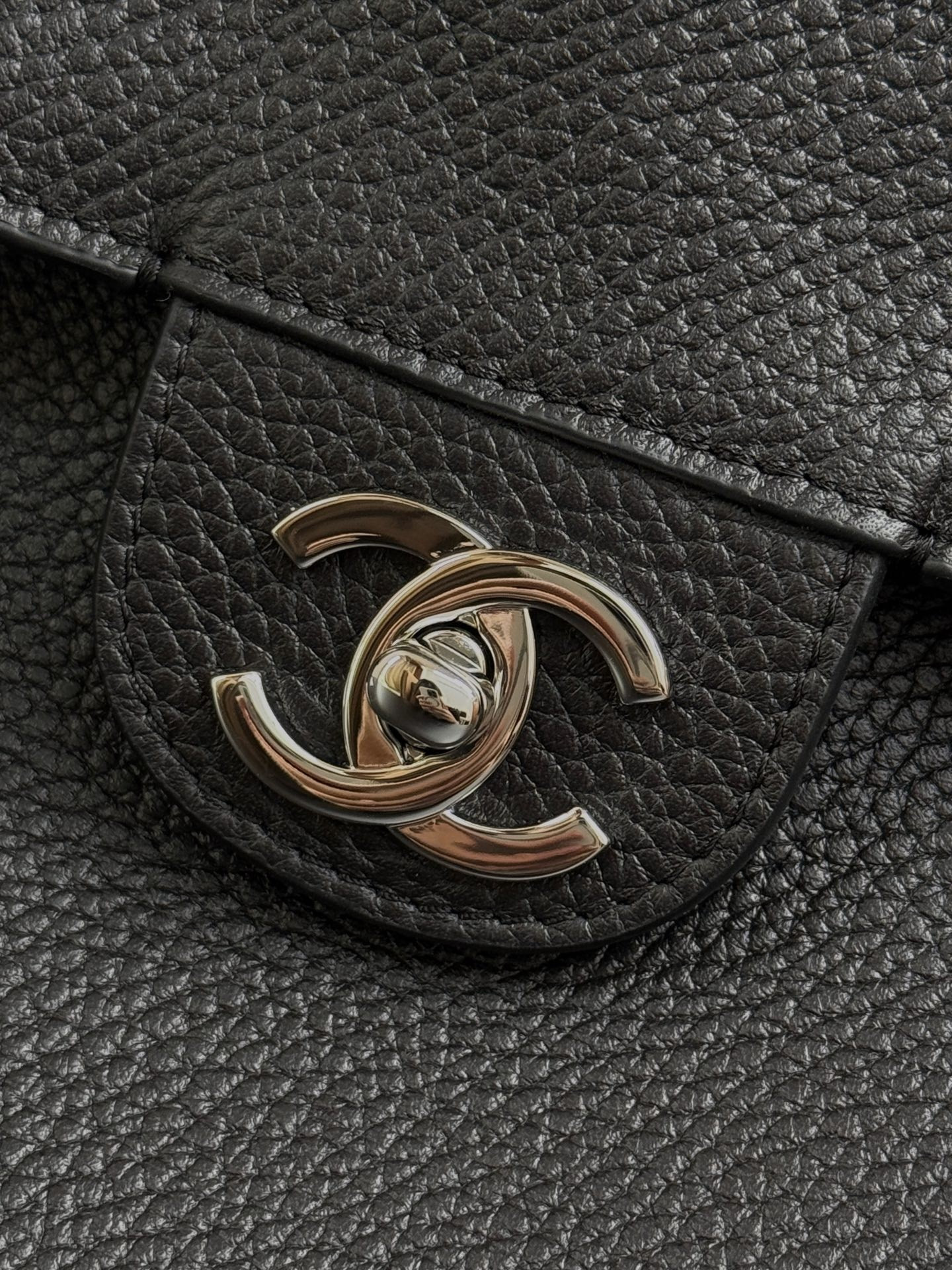 Ch**el maxi flap bag as6233 26x38.5x11cm