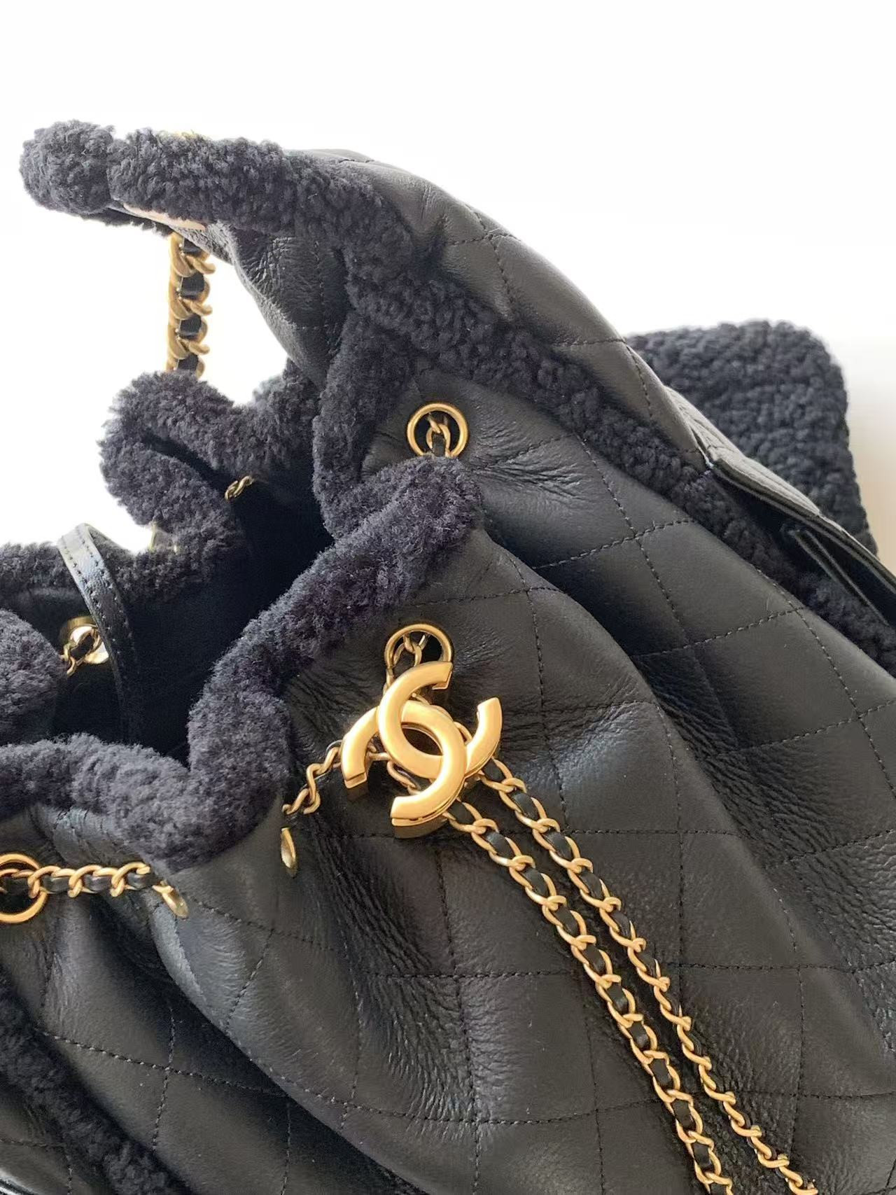 Ch**el 25c bucket bag 40x30x15cm
