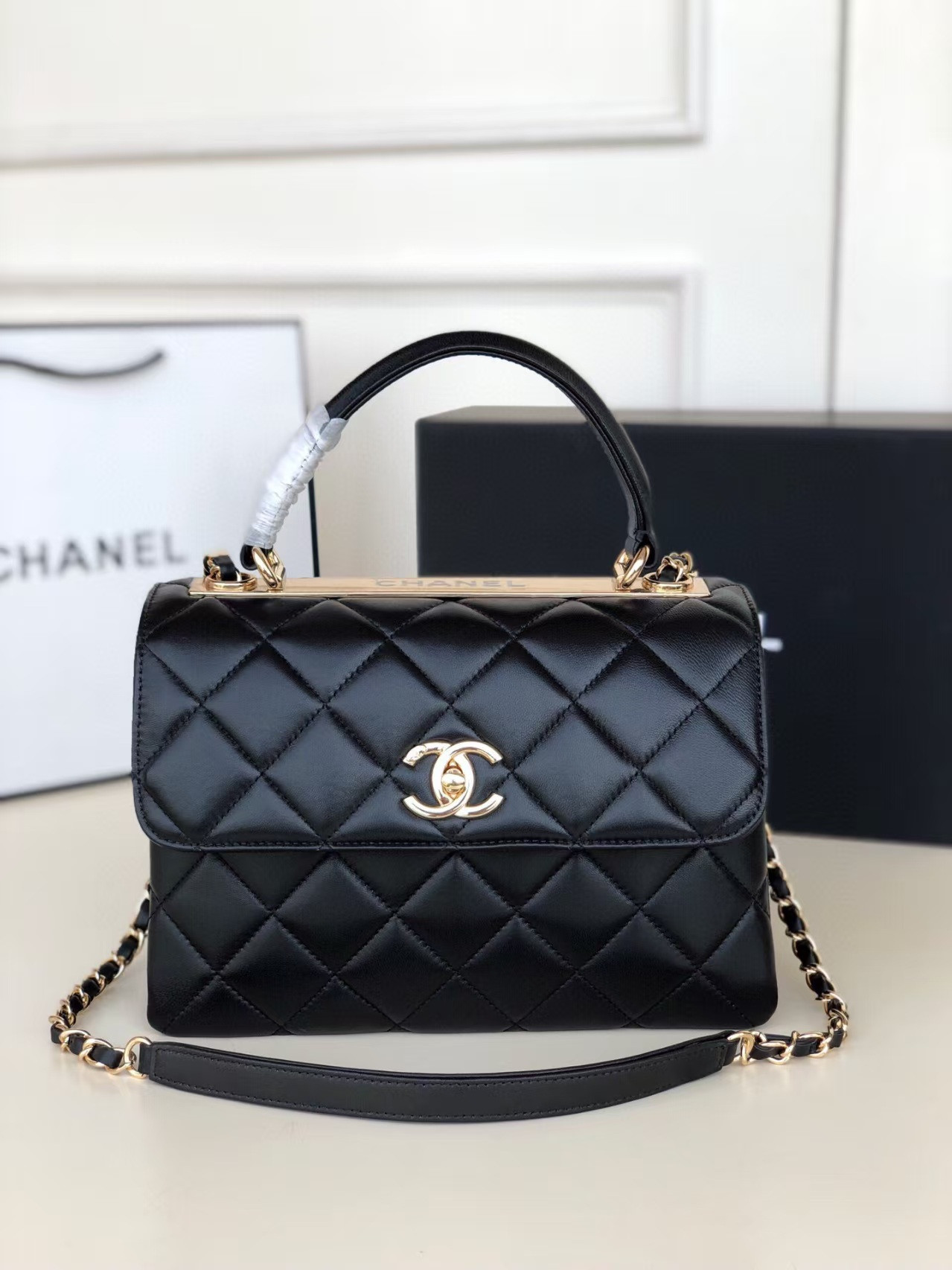 CHANEL FLAP BAG WITH TOP HANDLE 6.6 × 9.8 × 4.7 in