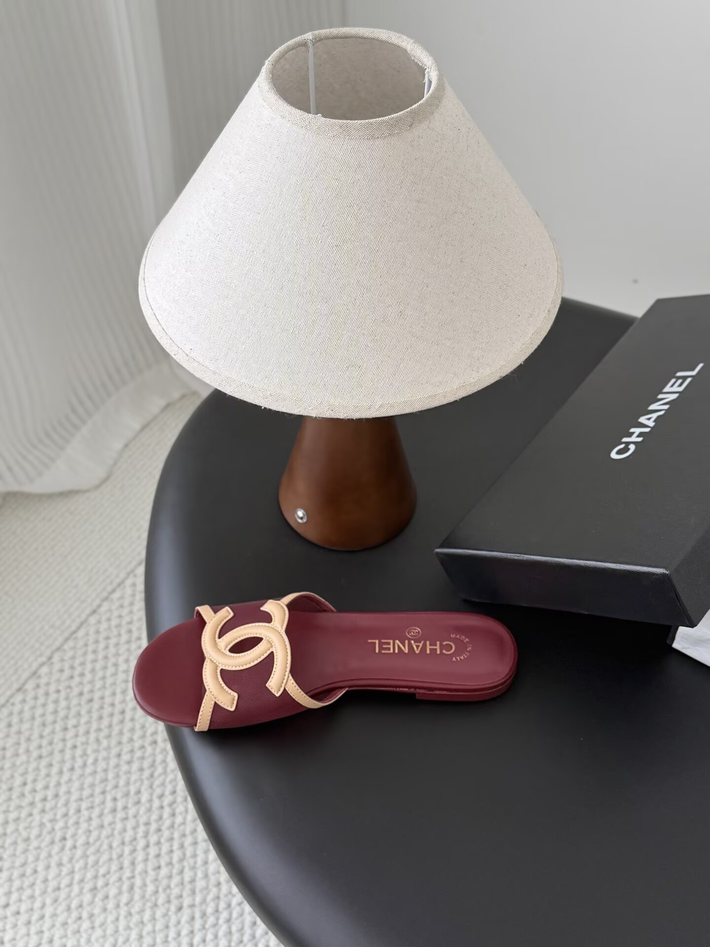 ua Ch**el sandals