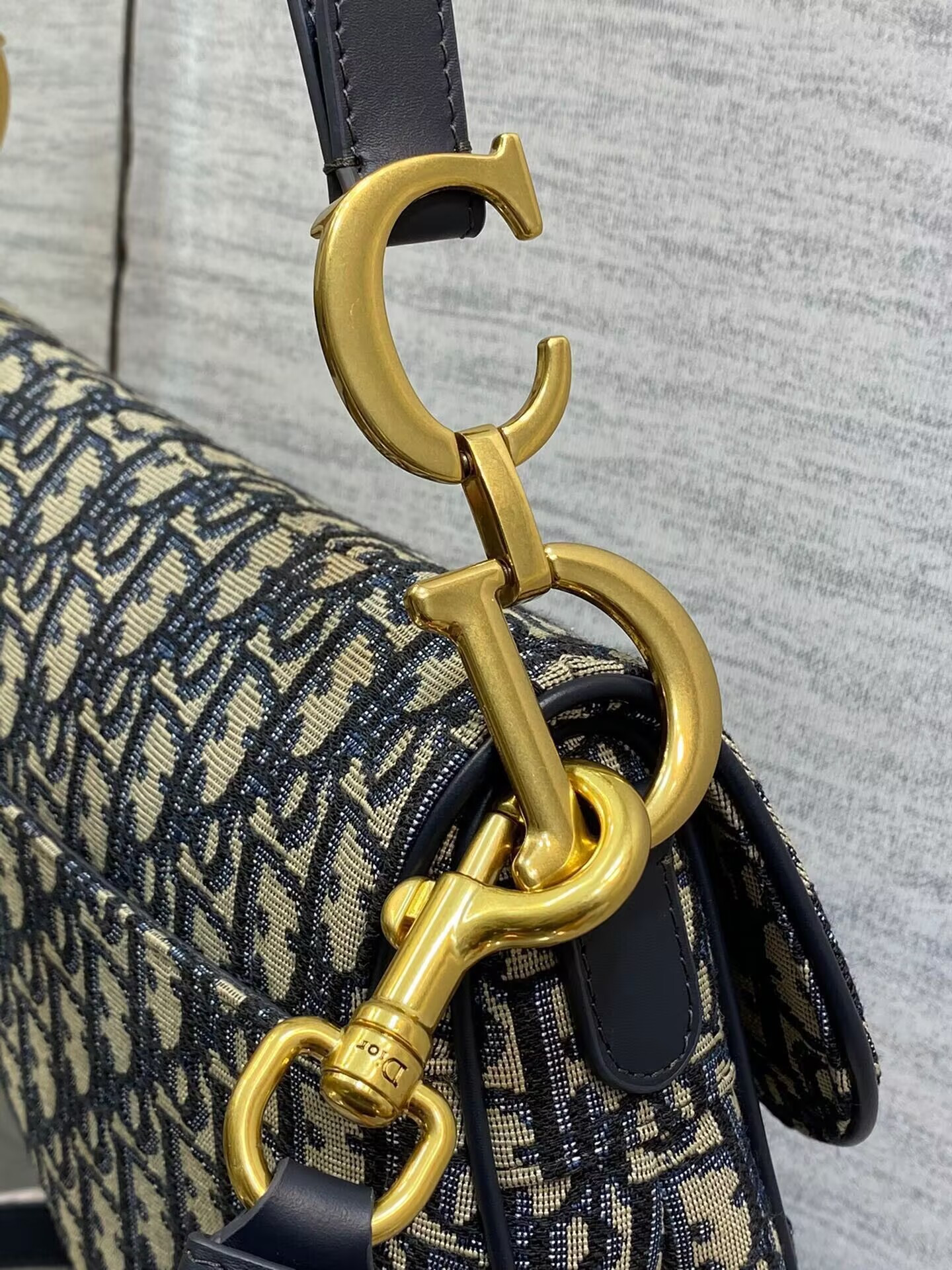 D10r Saddle Bag 25.5 ×20 x 6.5 cm