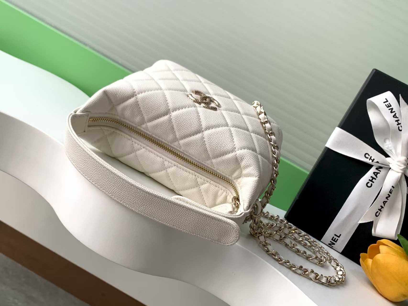 Ch**el Clutch with Chain 21.5x19x6cm