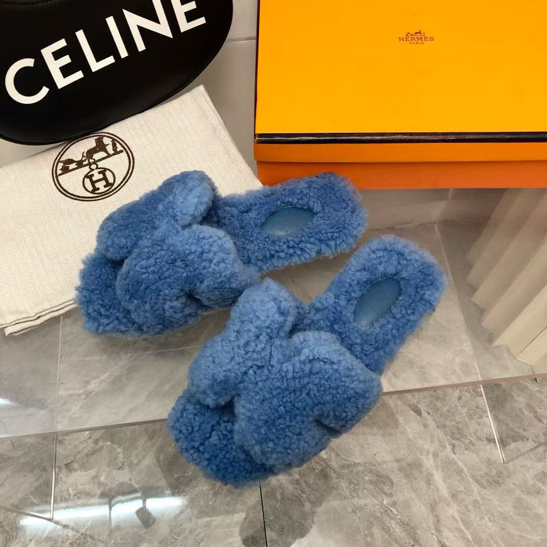 UA H**me5 Oran sandal