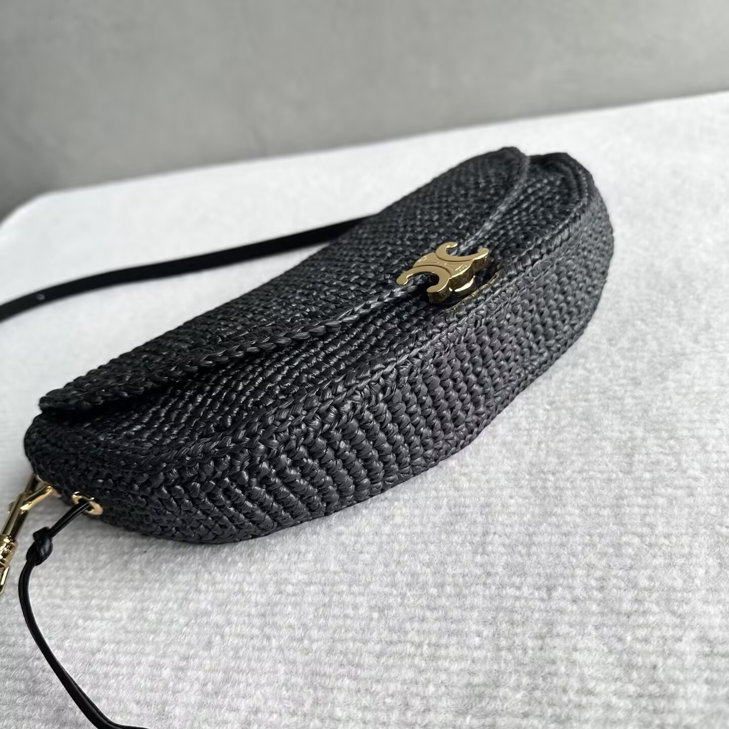 Ce1i*e little halfmoon soft triomphe in raffia 28.5x6x14cm
