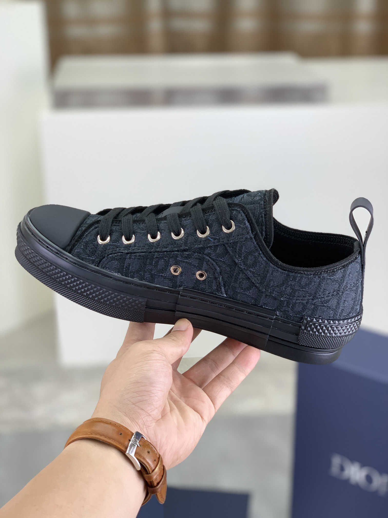 UA D10r B23 League Low-Top Sneaker