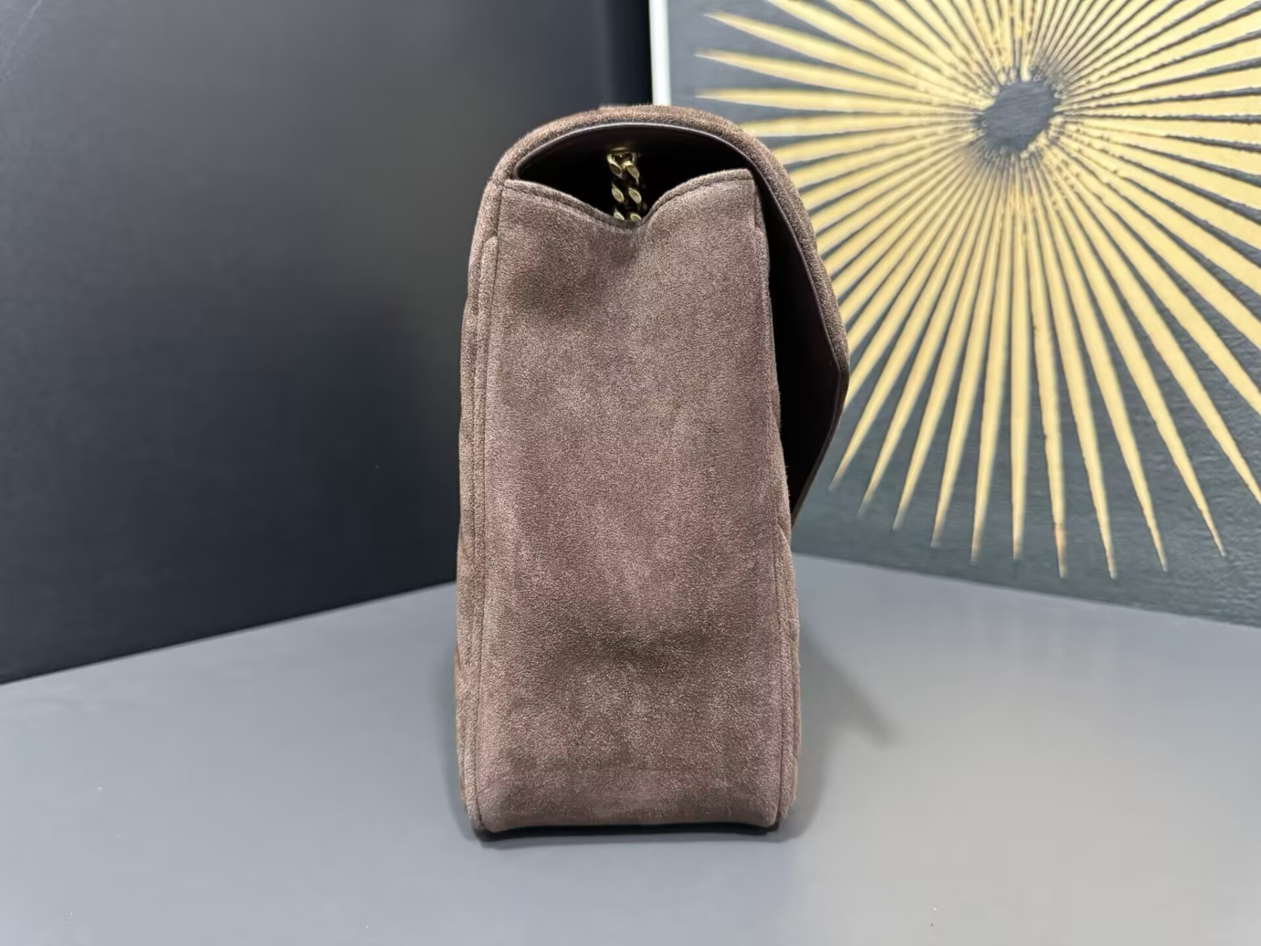 Y51 LOULOU large in MATELASSÉ Suede 32 x 22 x 10 CM