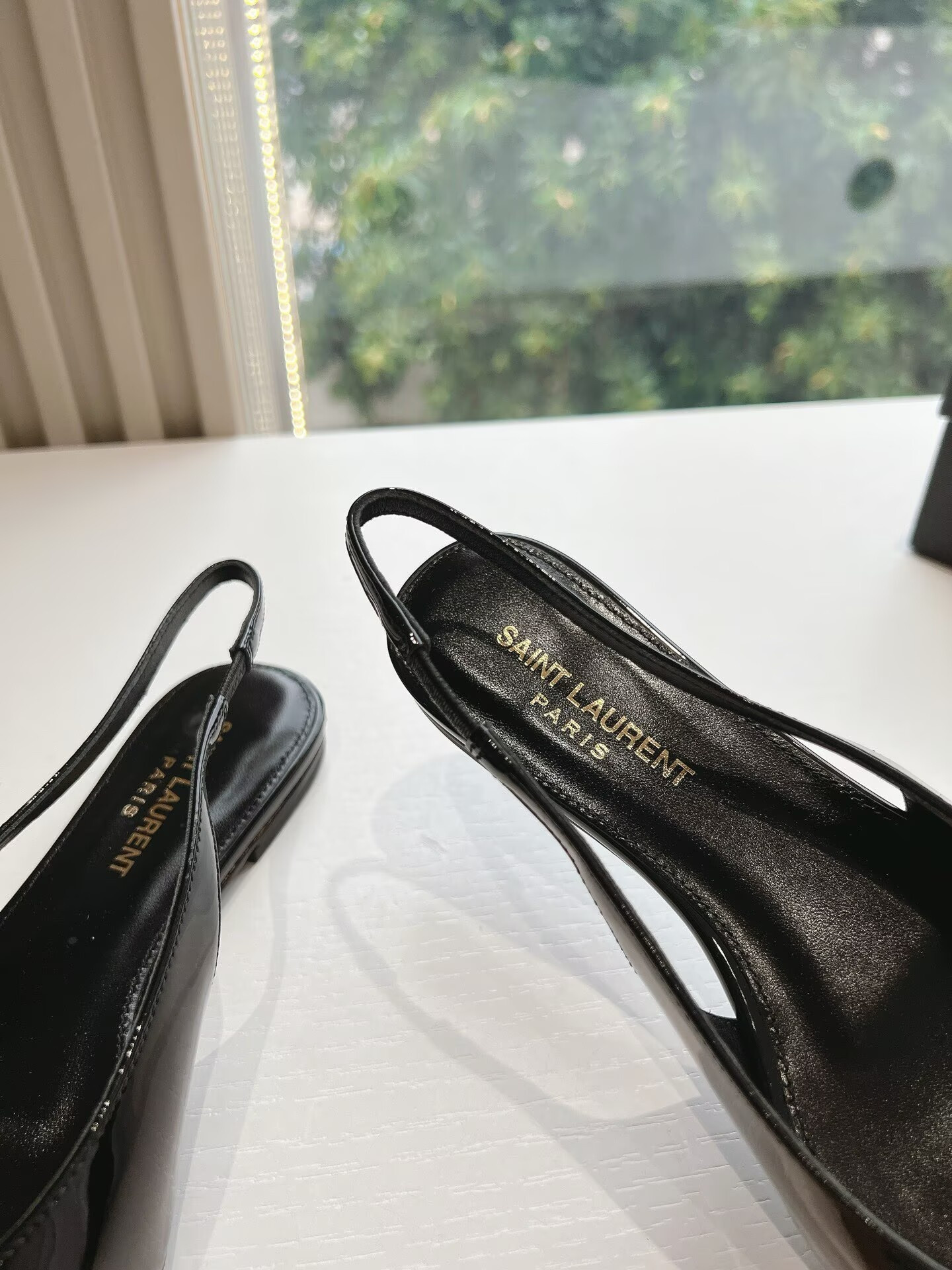 UA Y51 Sa1nt Lau*nt Slingback