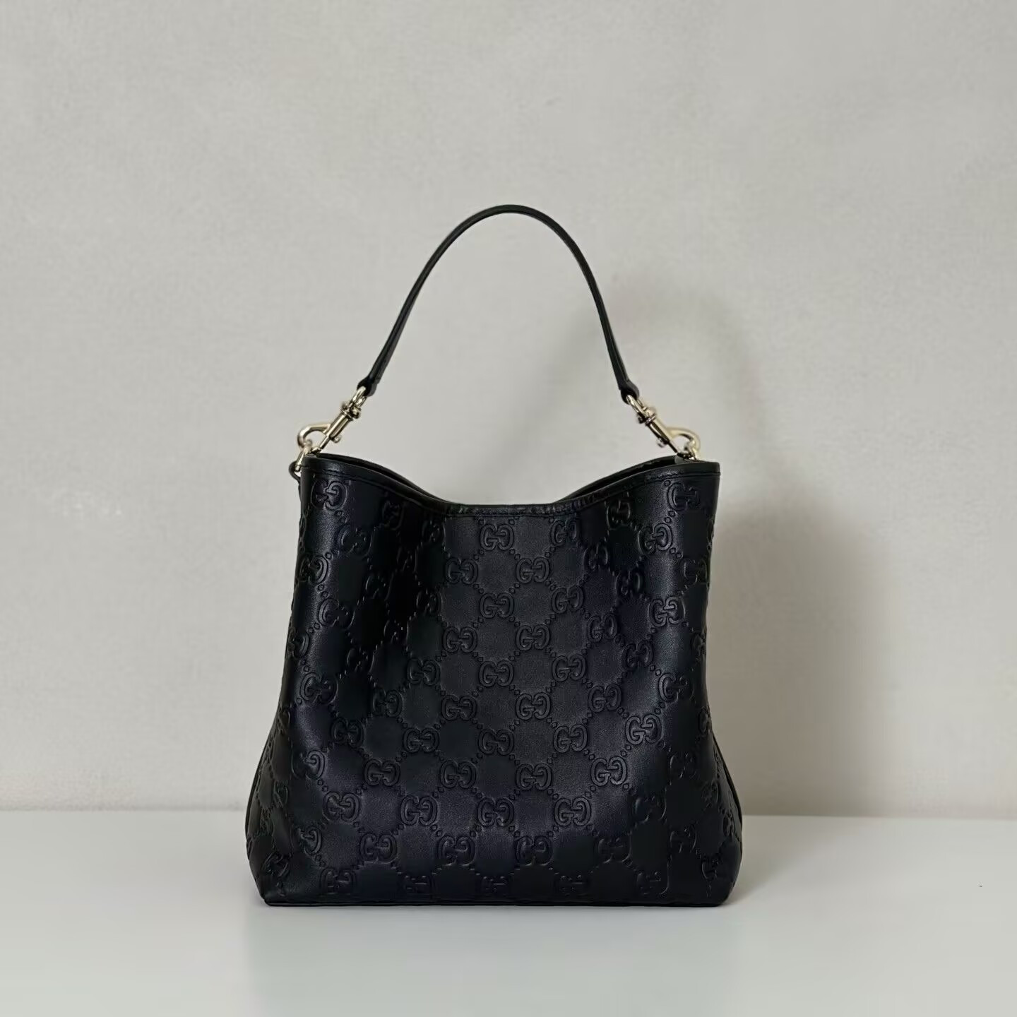 Gvc*1 GG Emblem Medium Bucket Bag 25x25x15.5cm