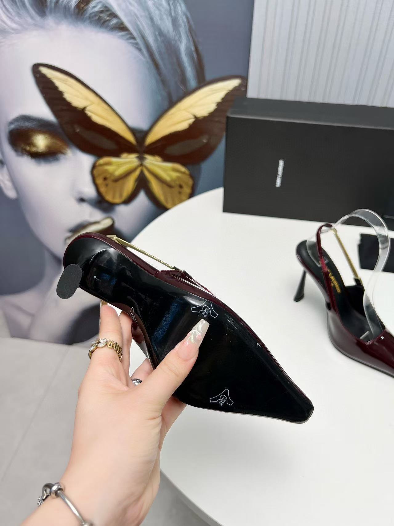 UA Y51 Sa1nt Lau*nt Glazed Calfskin Lee Slingback Pumps