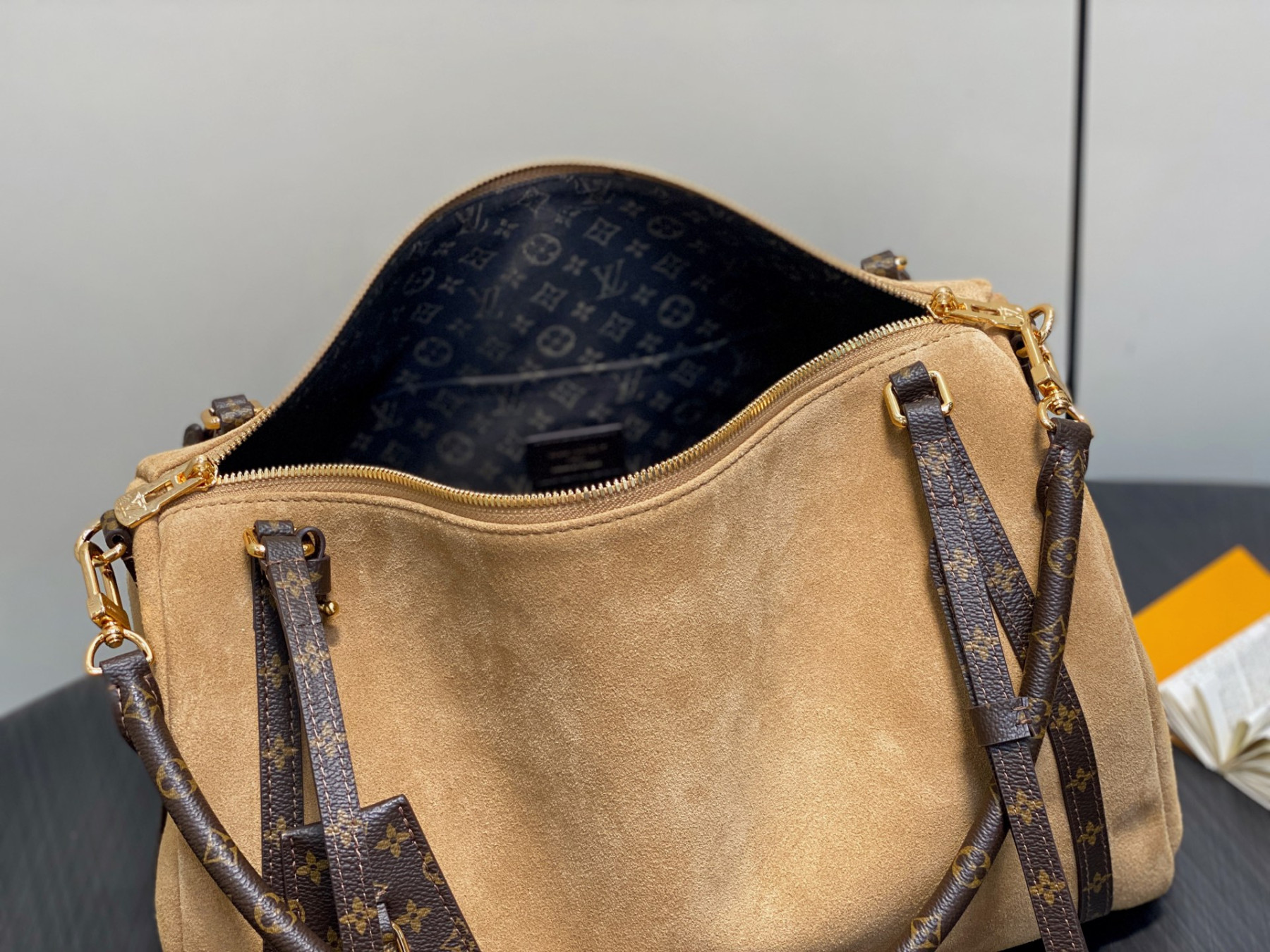 LV Express MM M26358 36x24x18.5cm