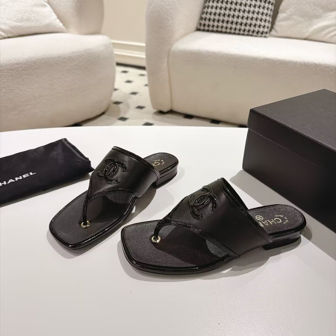 UA Ch**el Thong Sandals