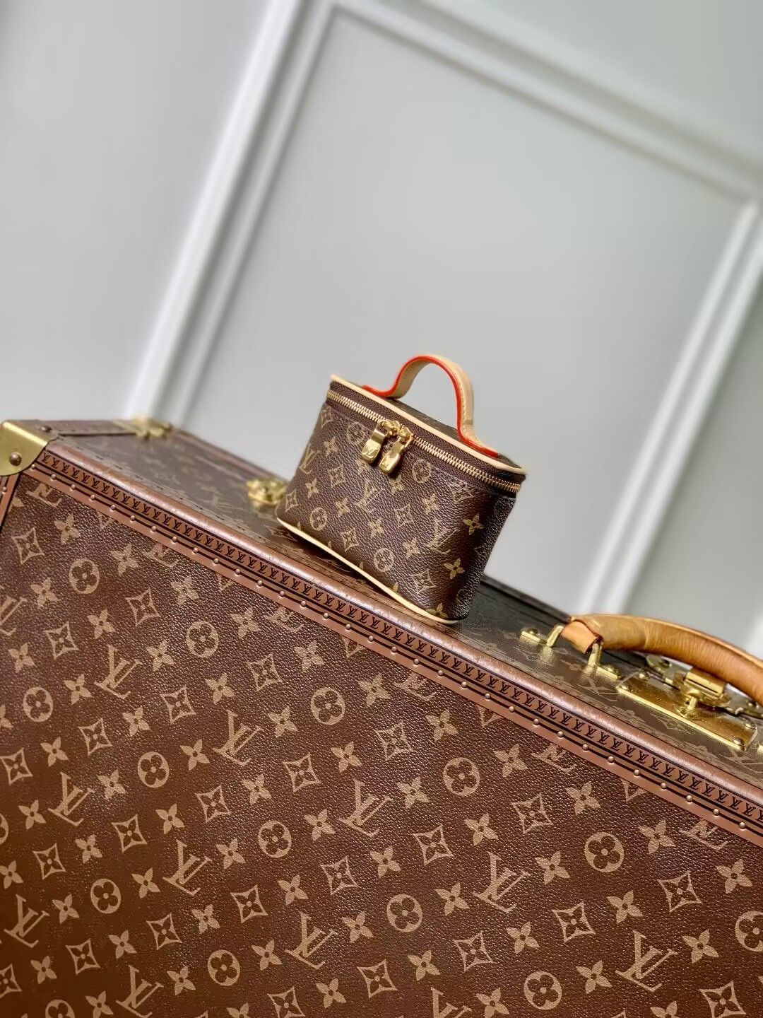 LV Nice Beauty Makeup Bag M83079 11.5x3.5x13.5cm