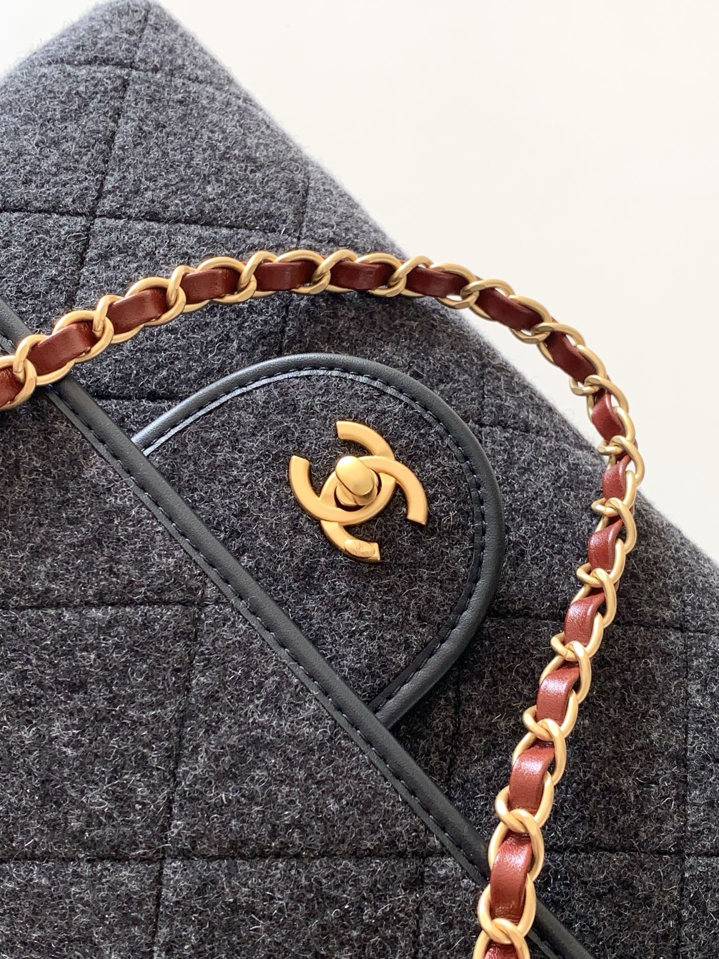 Chanel Flap Bag with Top Handle 23x32x10cm