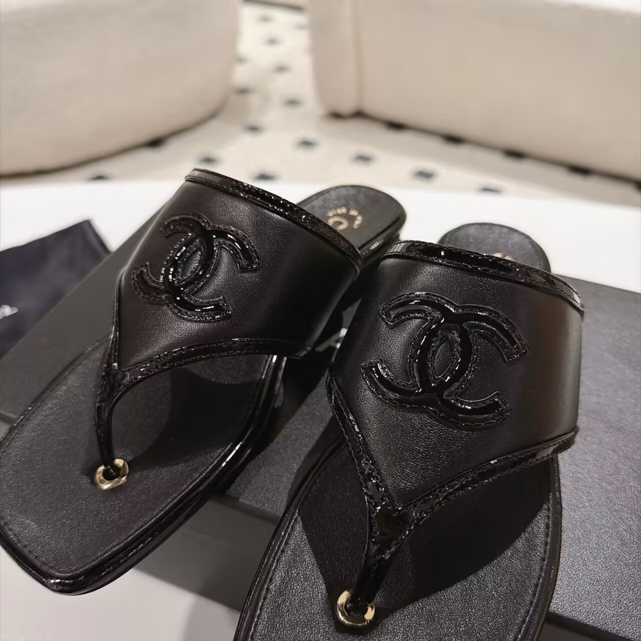 UA Ch**el Thong Sandals