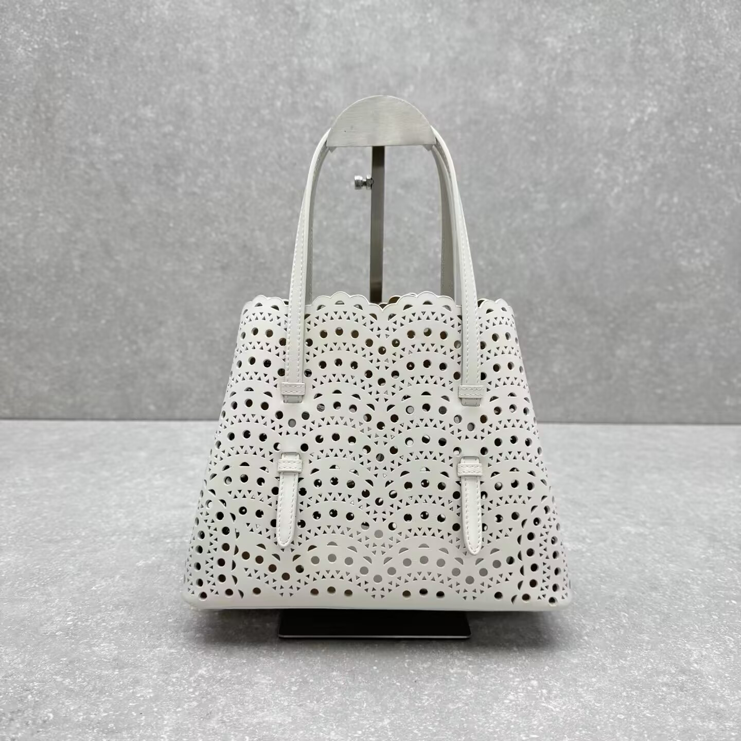 ALAÏA Mina 25 bag In Vienne Wave 25x20x13cm
