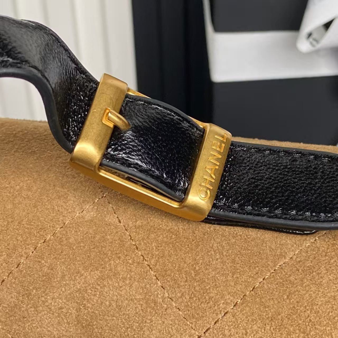 Ch**el Large Flap Bag with Top Handle AS5637 18x29x8cm