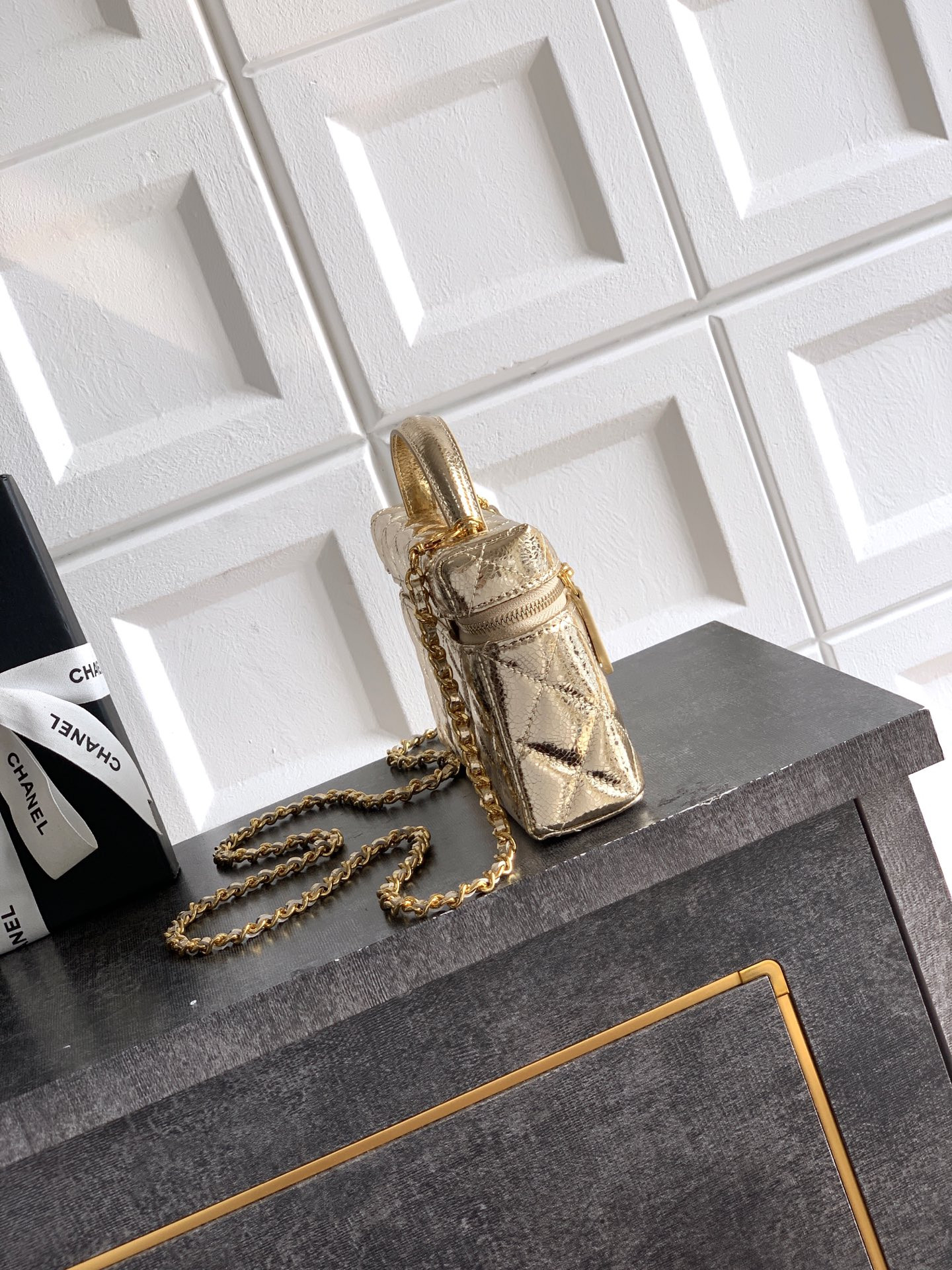 Ch**el Vanity with Chain 17x19x5cm