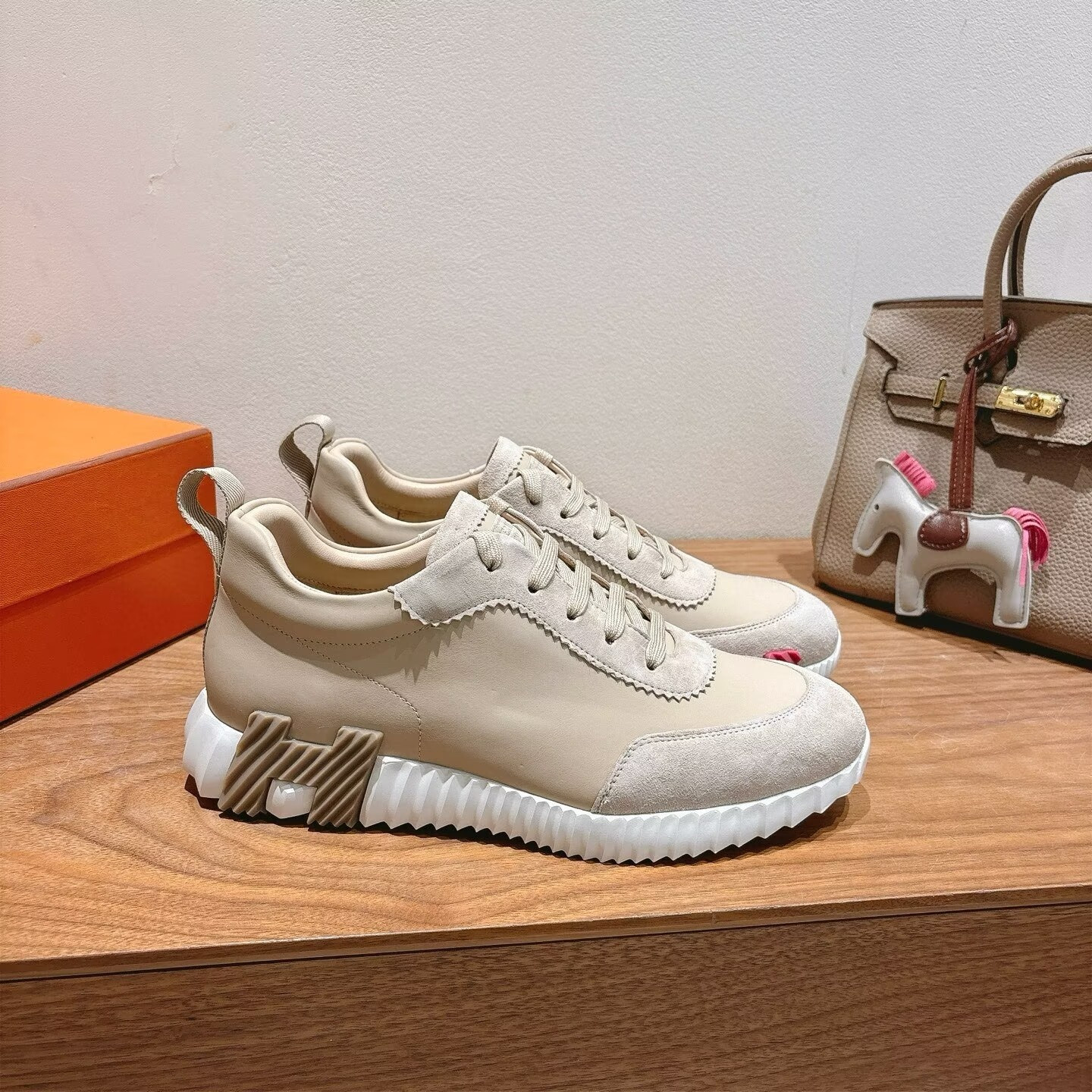 UA Hermès Bouncing Sneaker