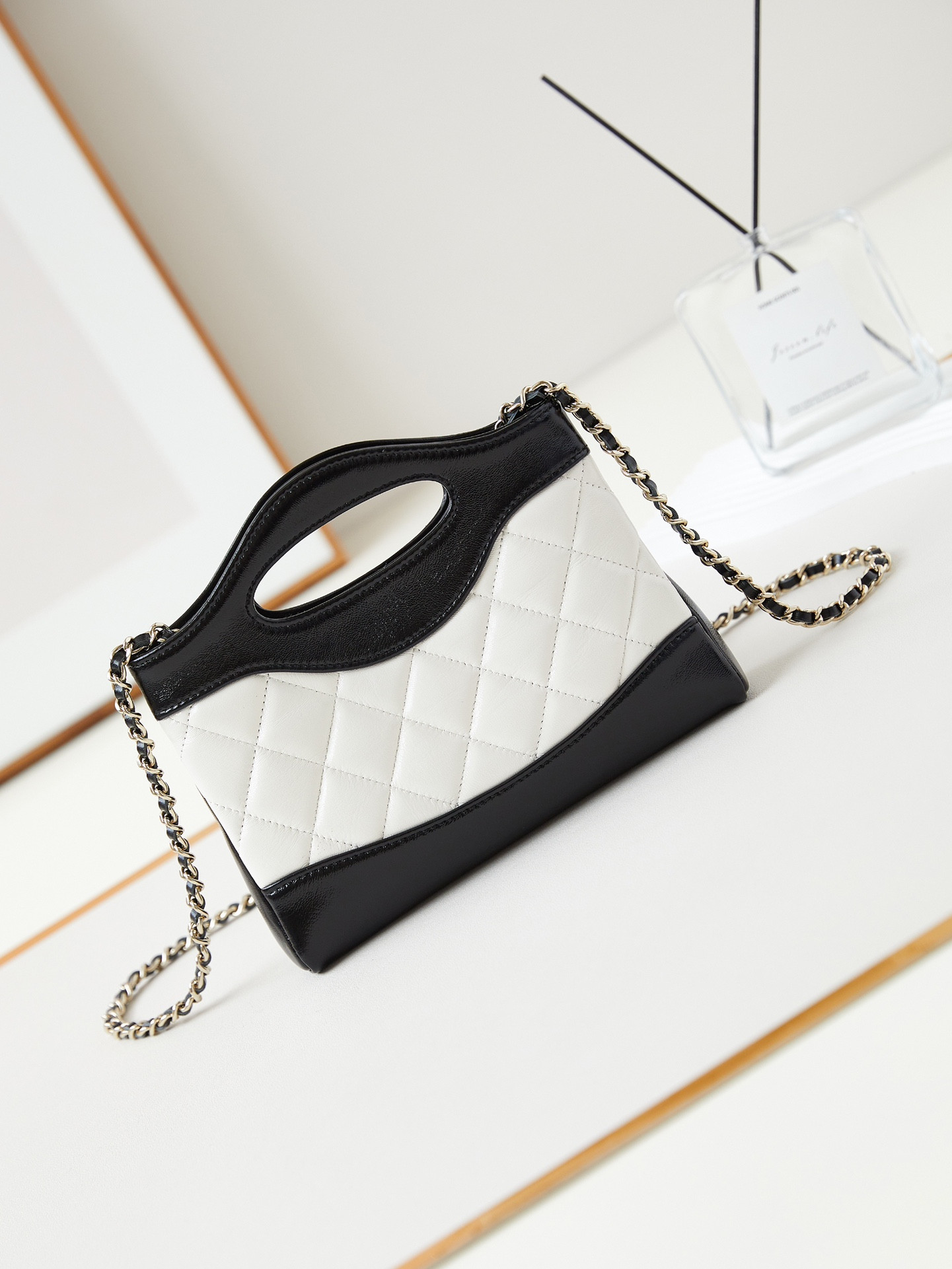 Ch**el Nano Chain Bag AS3656 17.5x20.5x4cm