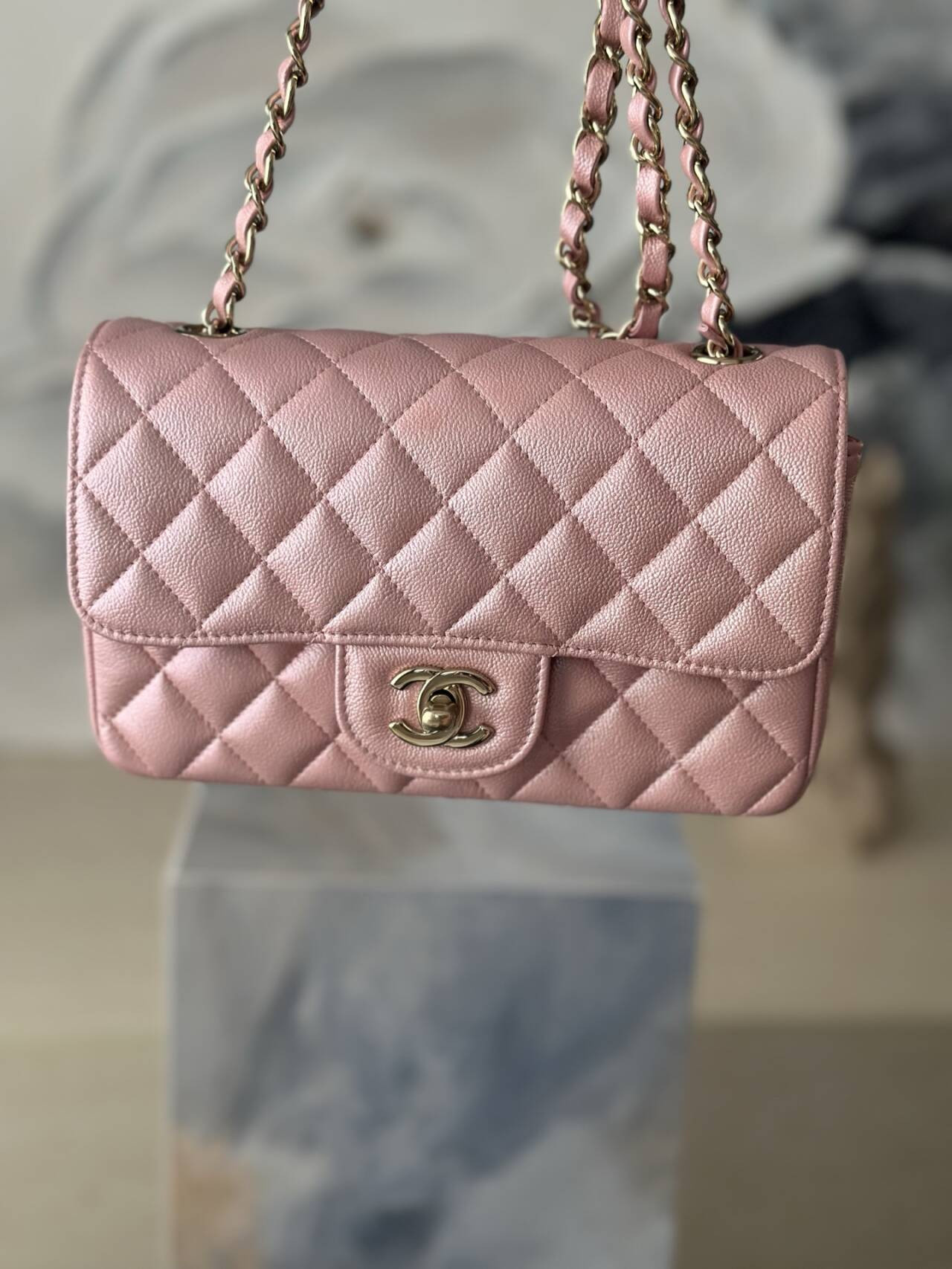 Ch**el Flap Bag Pearlescent Pink AS1116 20x12x6cm