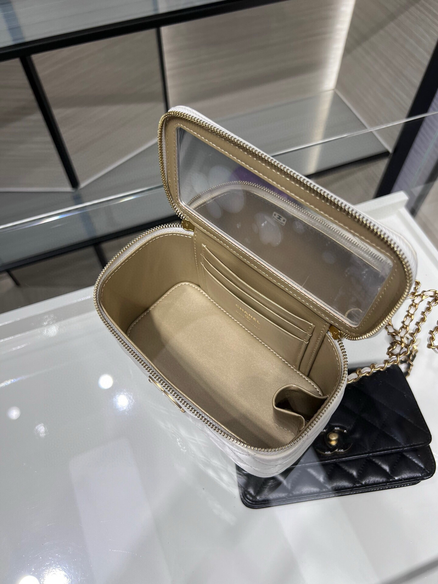 Ch**el Vanity With Chain 9.5x17x8cm