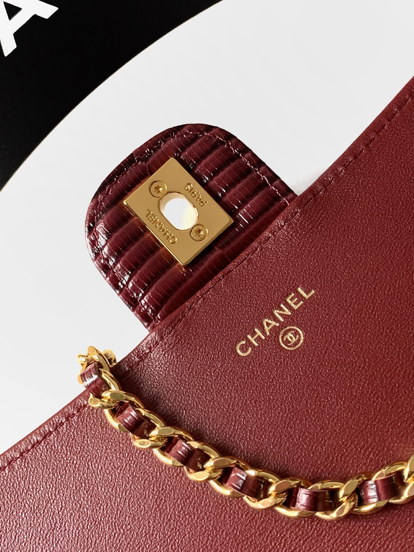 Ch**el clutch with chain ap5280 9.5x25x5cm