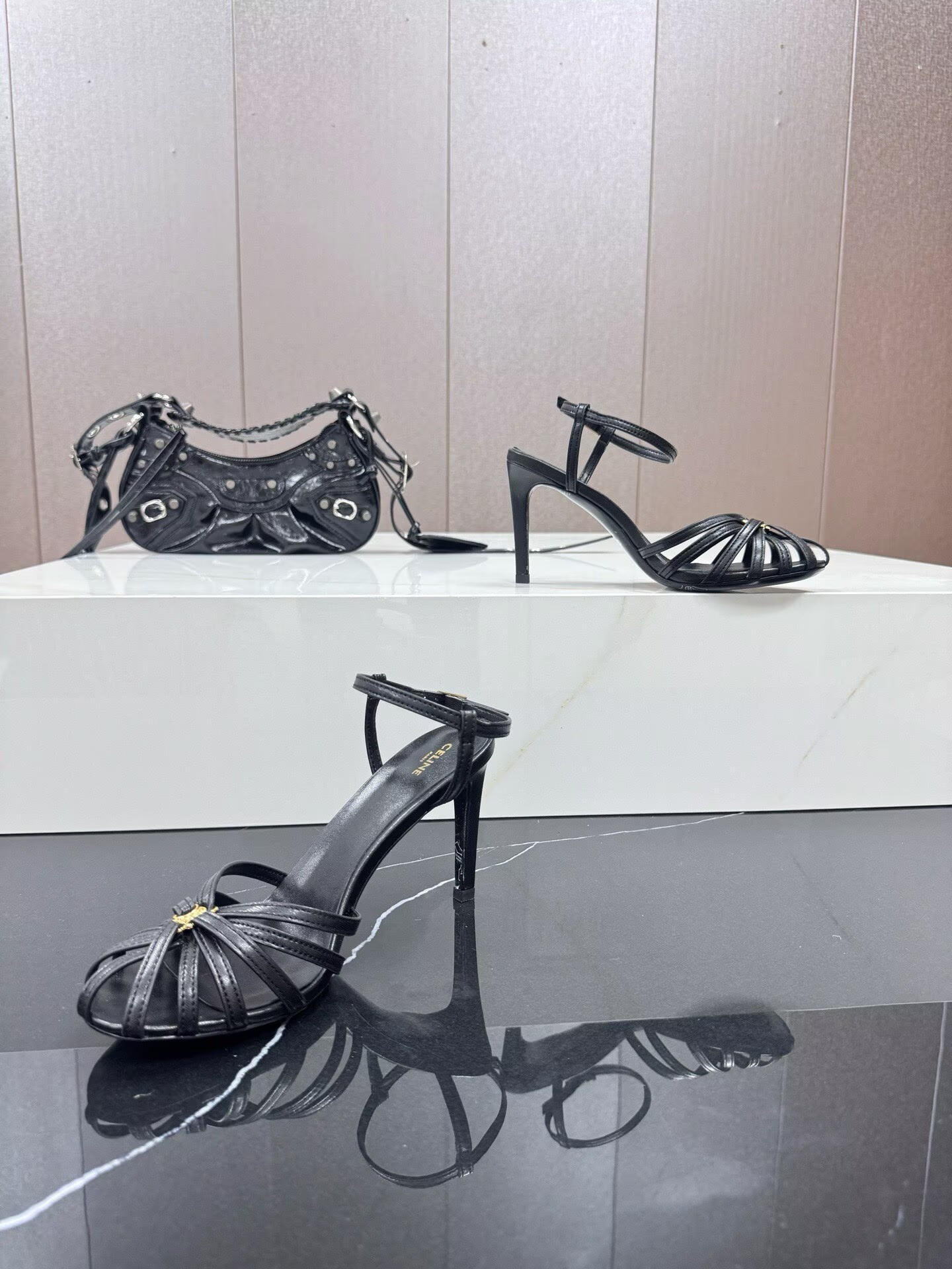 UA Ce1i*e Triomphe Sandals