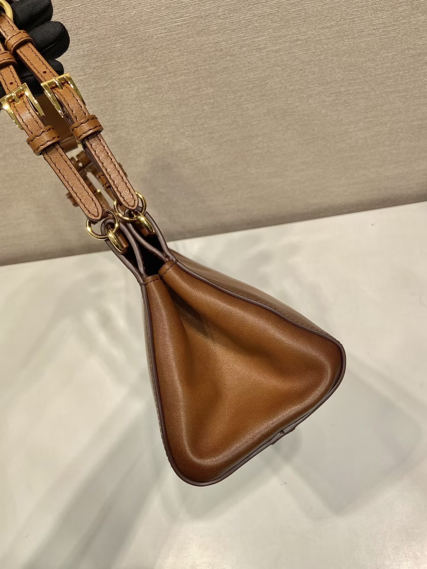 Pra*a Enchaîné Medium Leather Bag 15.5x32.5x11cm