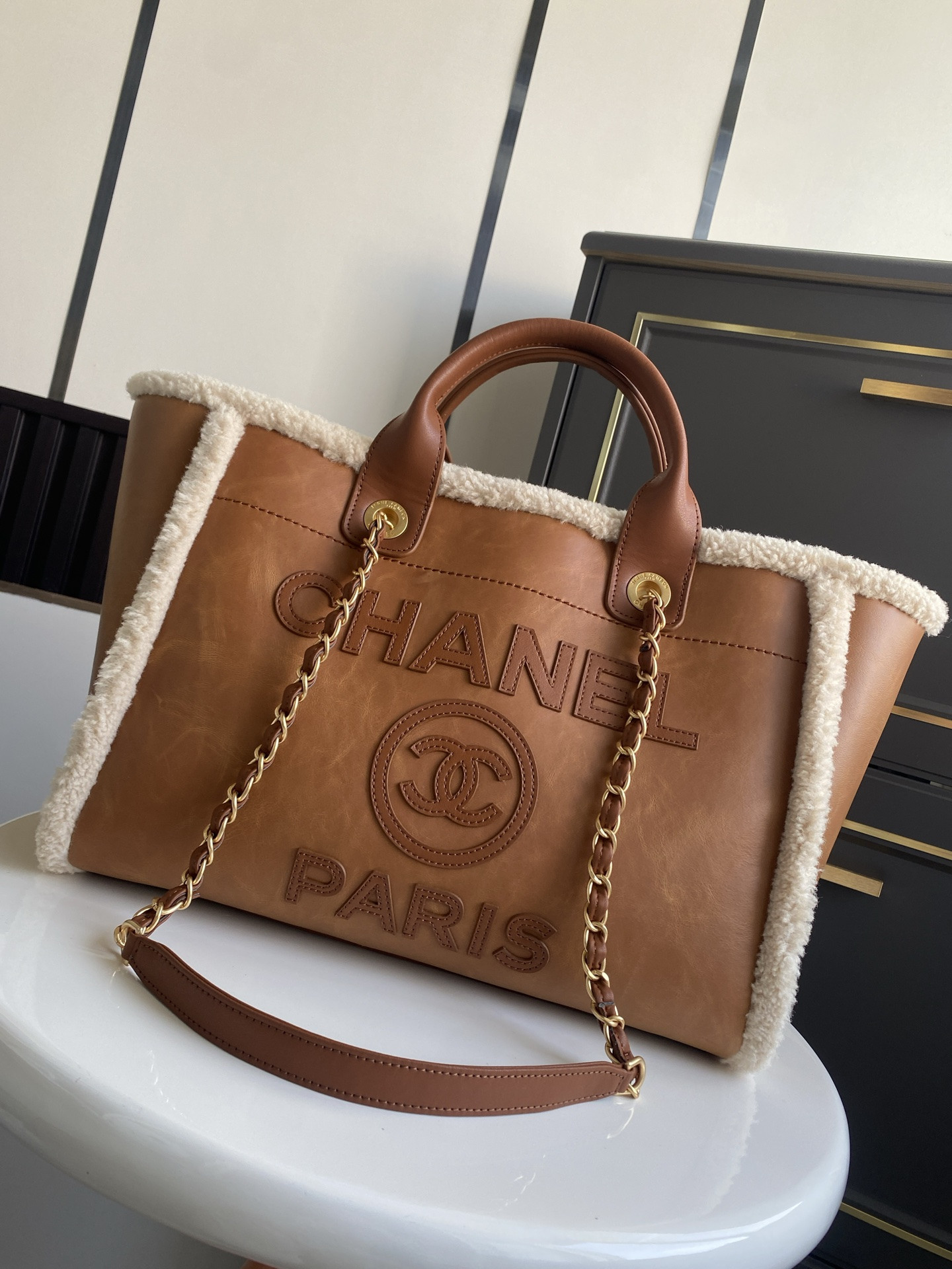 Ch**el deauville tote shopping bag 33cm