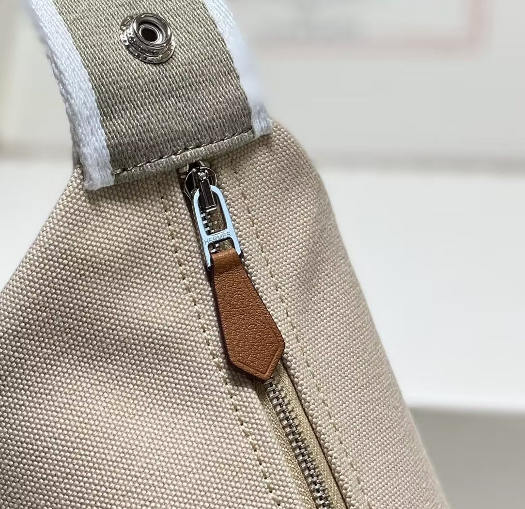 H**me5 Canvas Bride-A-Brac Case Toiletry Pouch