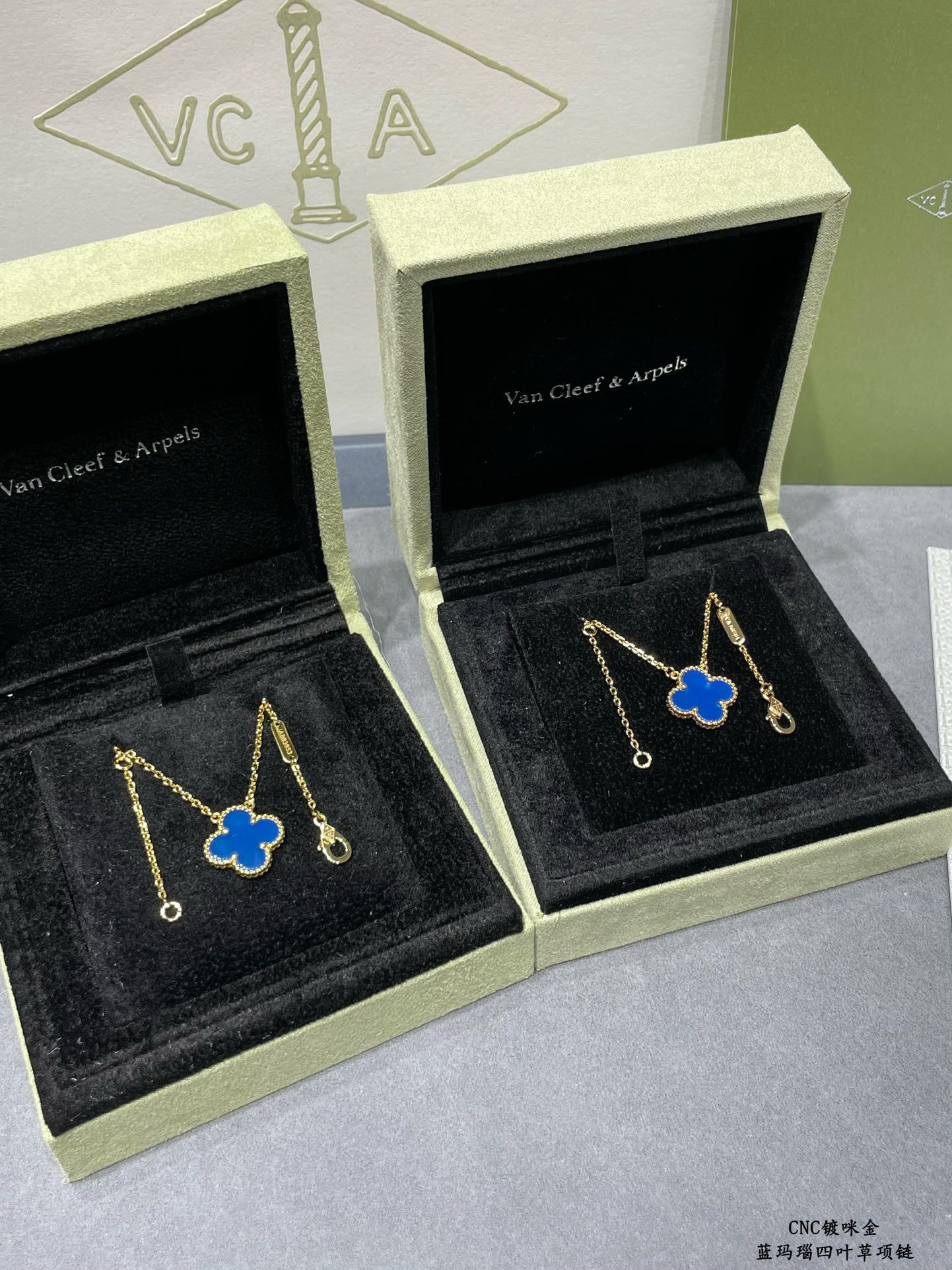 V*n Cl**f & Arpels Medium four-leaf clover Necklace Diameter approx 1.5cm,Chain length approx 40+5cm