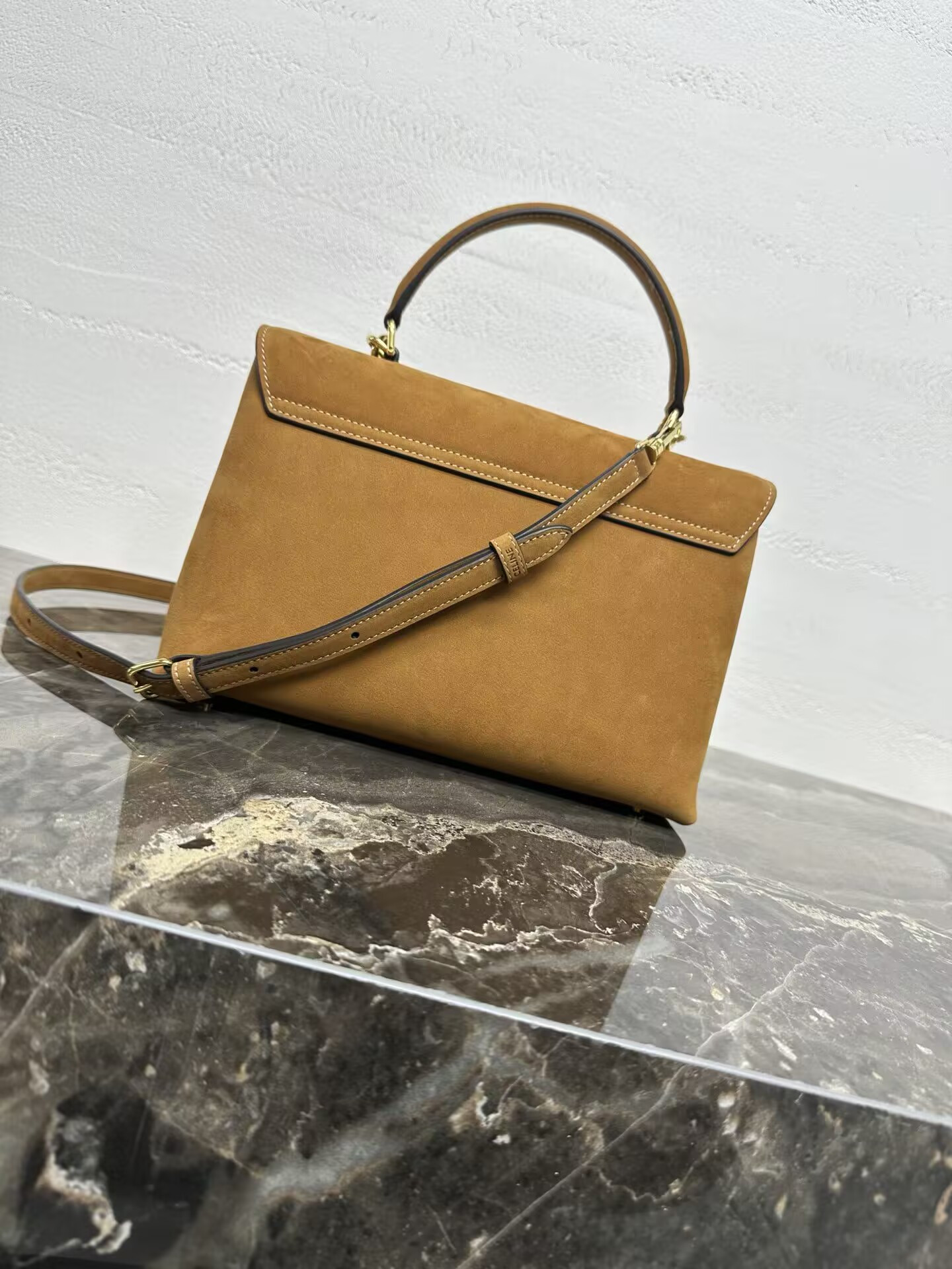 Ce1i*e MEDIUM NINO BAG IN NUBUCK CALFSKIN 25x17.5x10cm