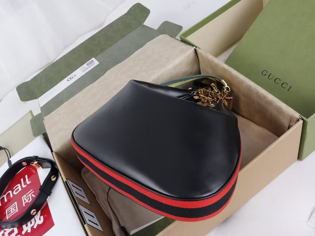 Gvc*1 ATTACHE MEDIUM SHOULDER BAG 35x32x6cm