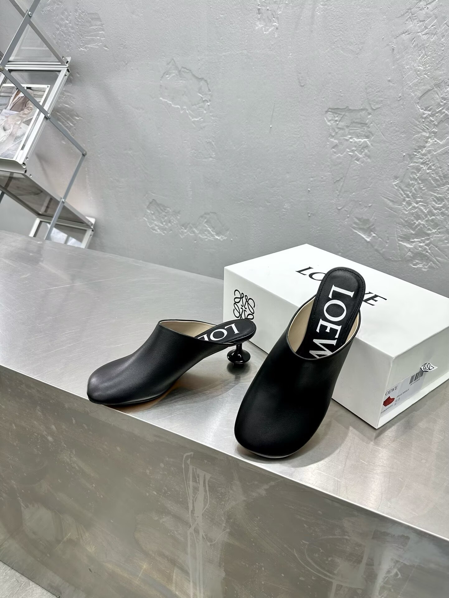 UA L0ew* Emily Mule