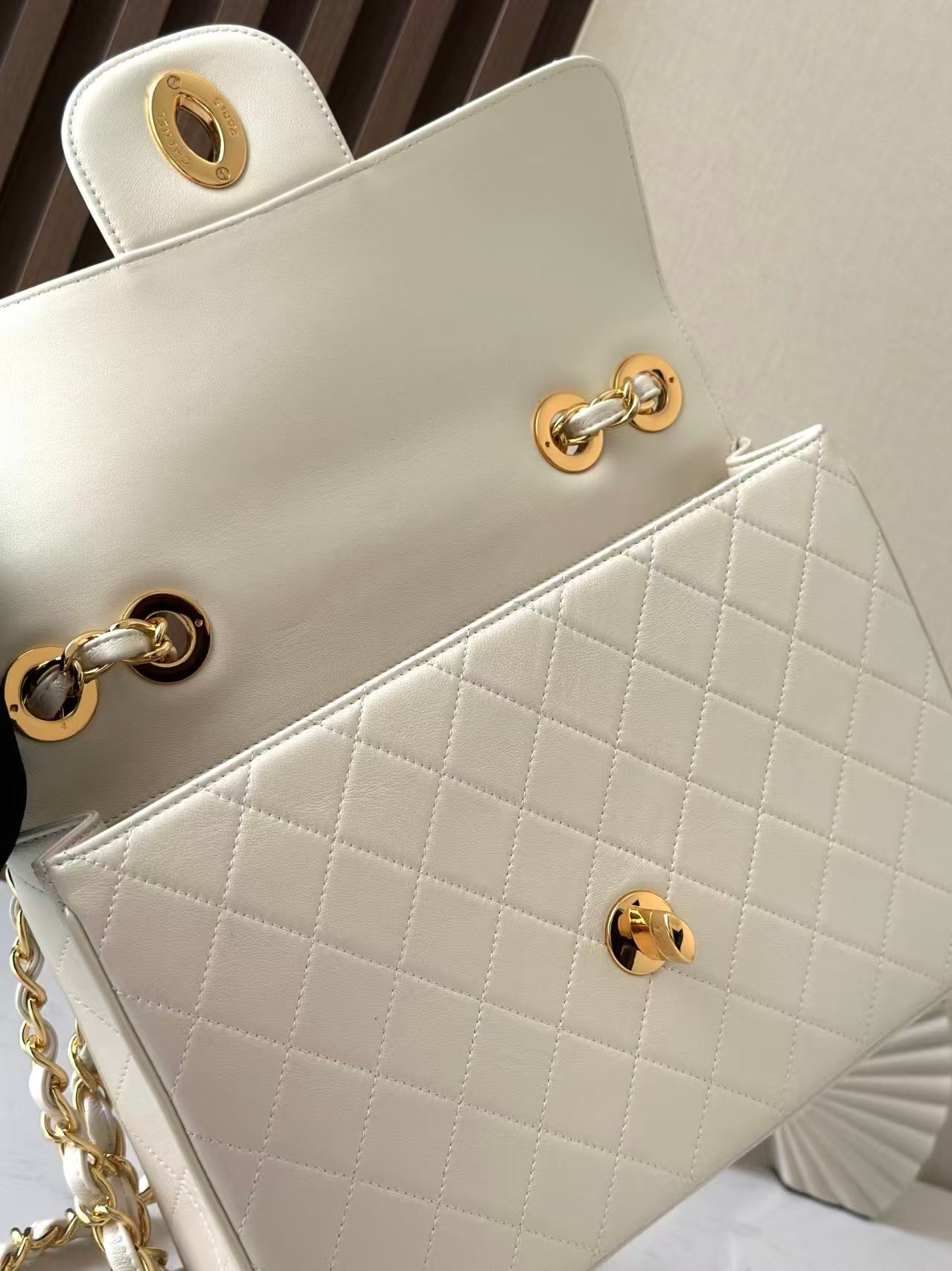 Ch**el Flap Bag 30x21x8cm