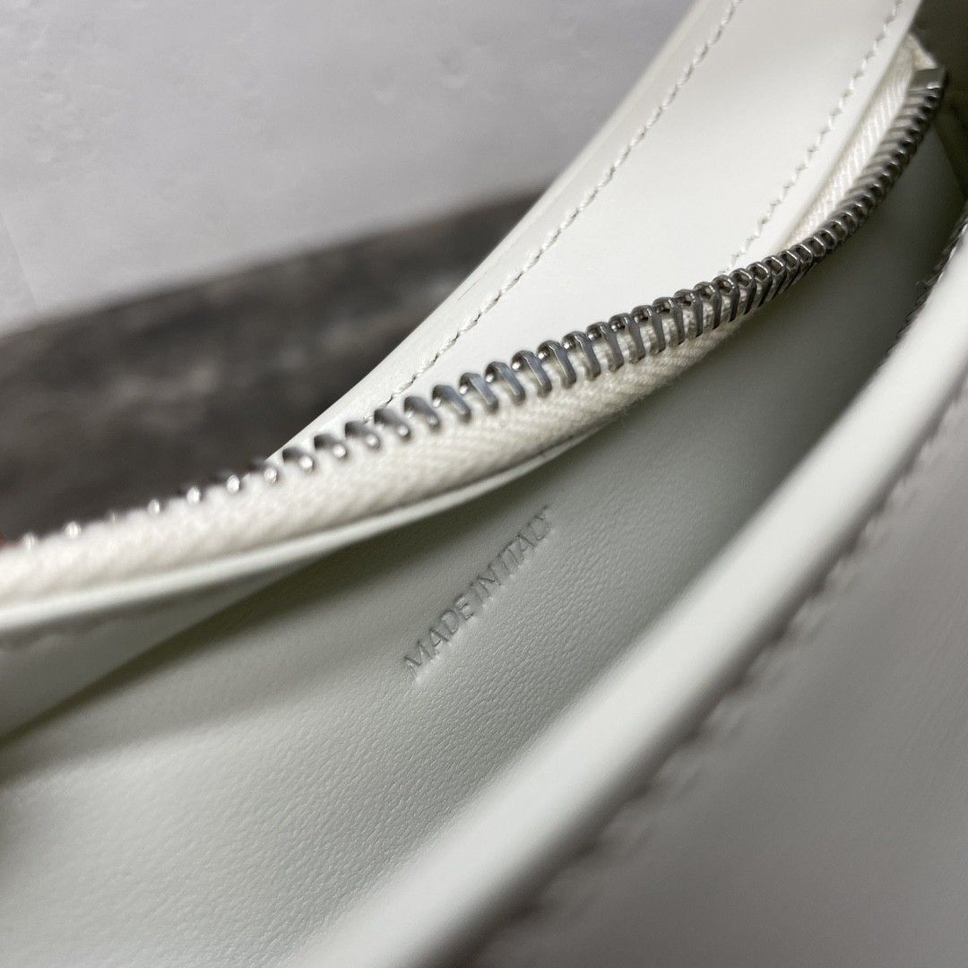 Ce1i*e MEDIUM TILLY BAG in shiny calfskin 22x13.5x4cm