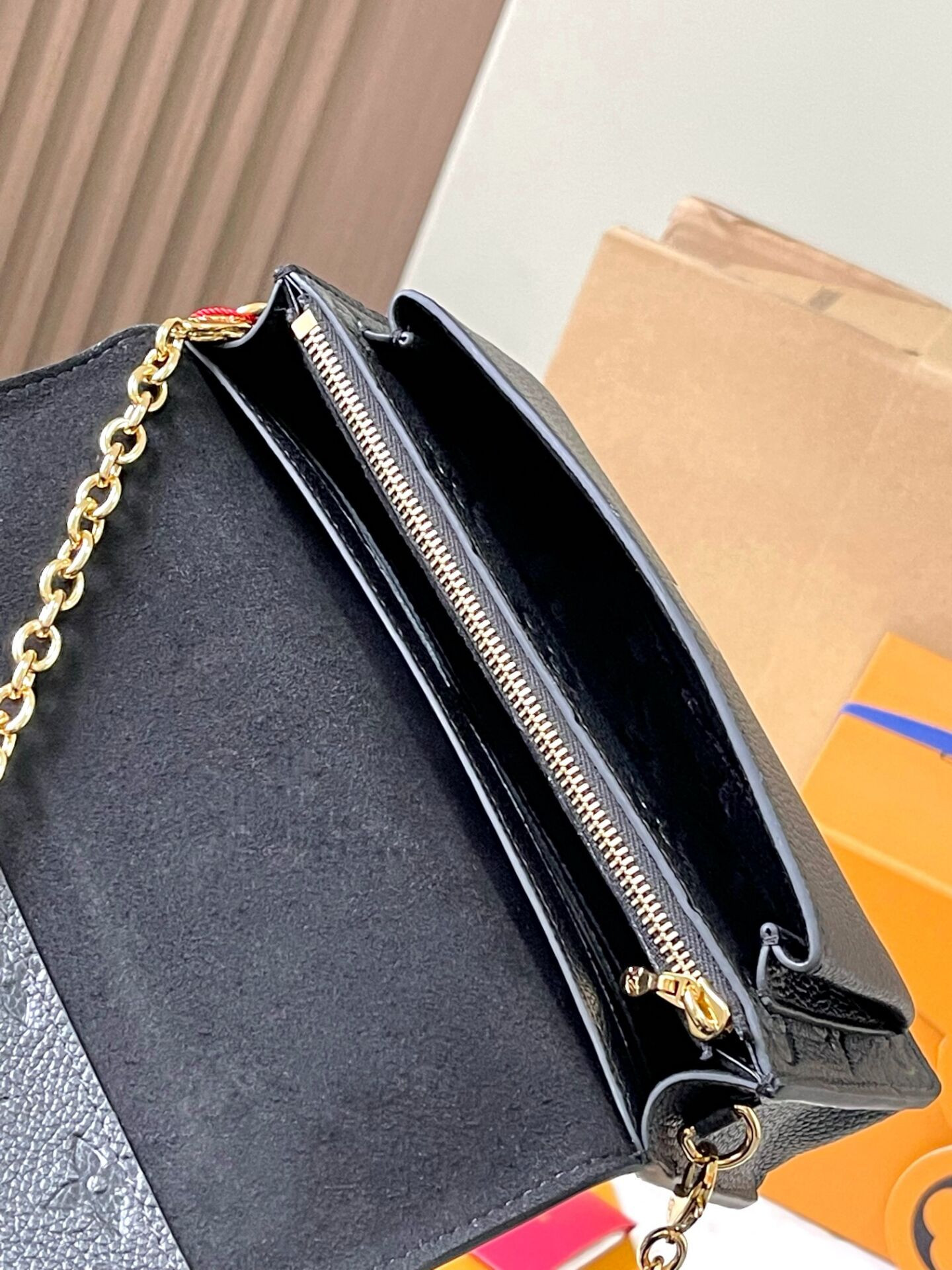 LV Vavin Chain Wallet M67839 19x12.5x4cm