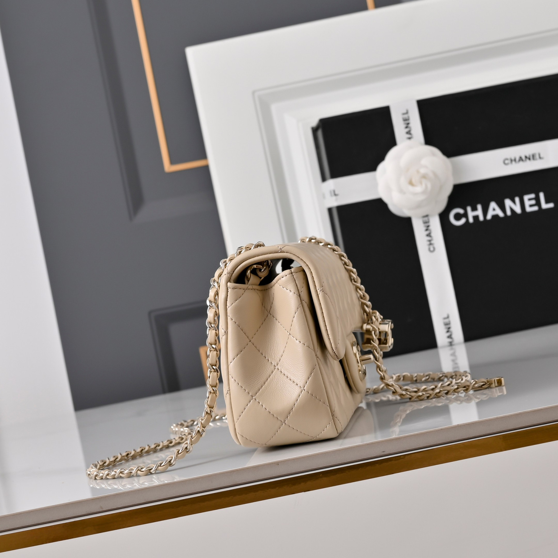 Ch**el Classic Flap Handbag CF in Milk Tea with Light gold hardware AS5759 20x13x7cm