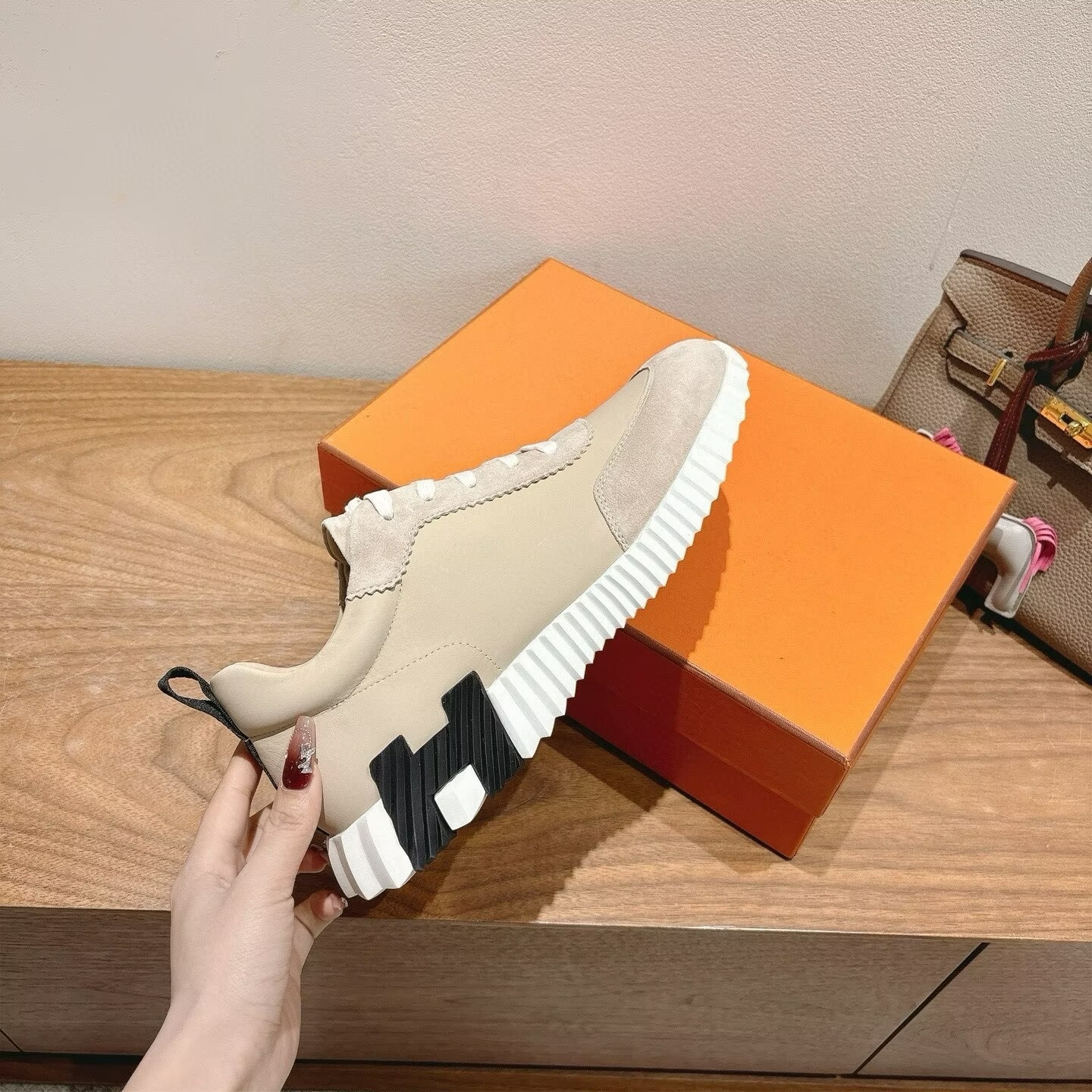 UA H**me5 Bouncing Sneaker