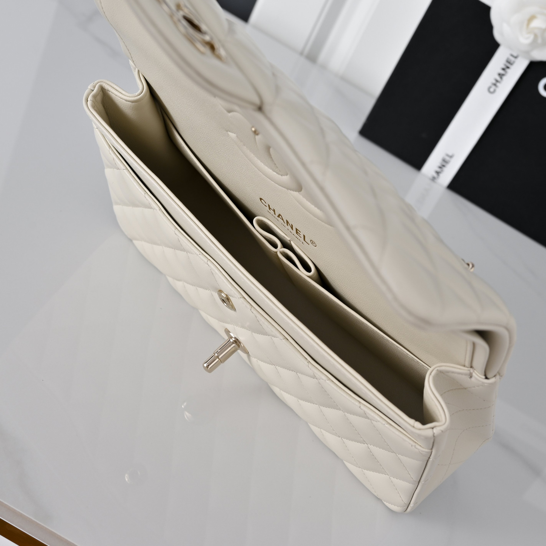 Ch**el Classic Flap Cream Light Gold Hardware a01112 15x25.5x6cm