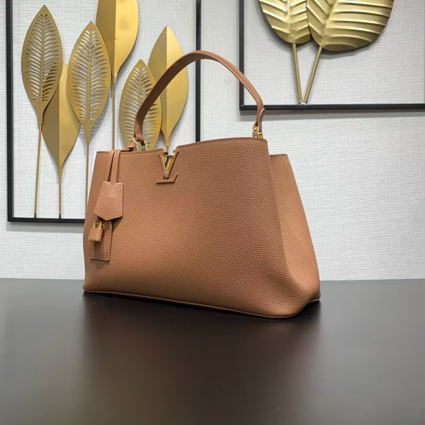 LV Capucines GM Souple M26259 38 x 23 x 16 cm