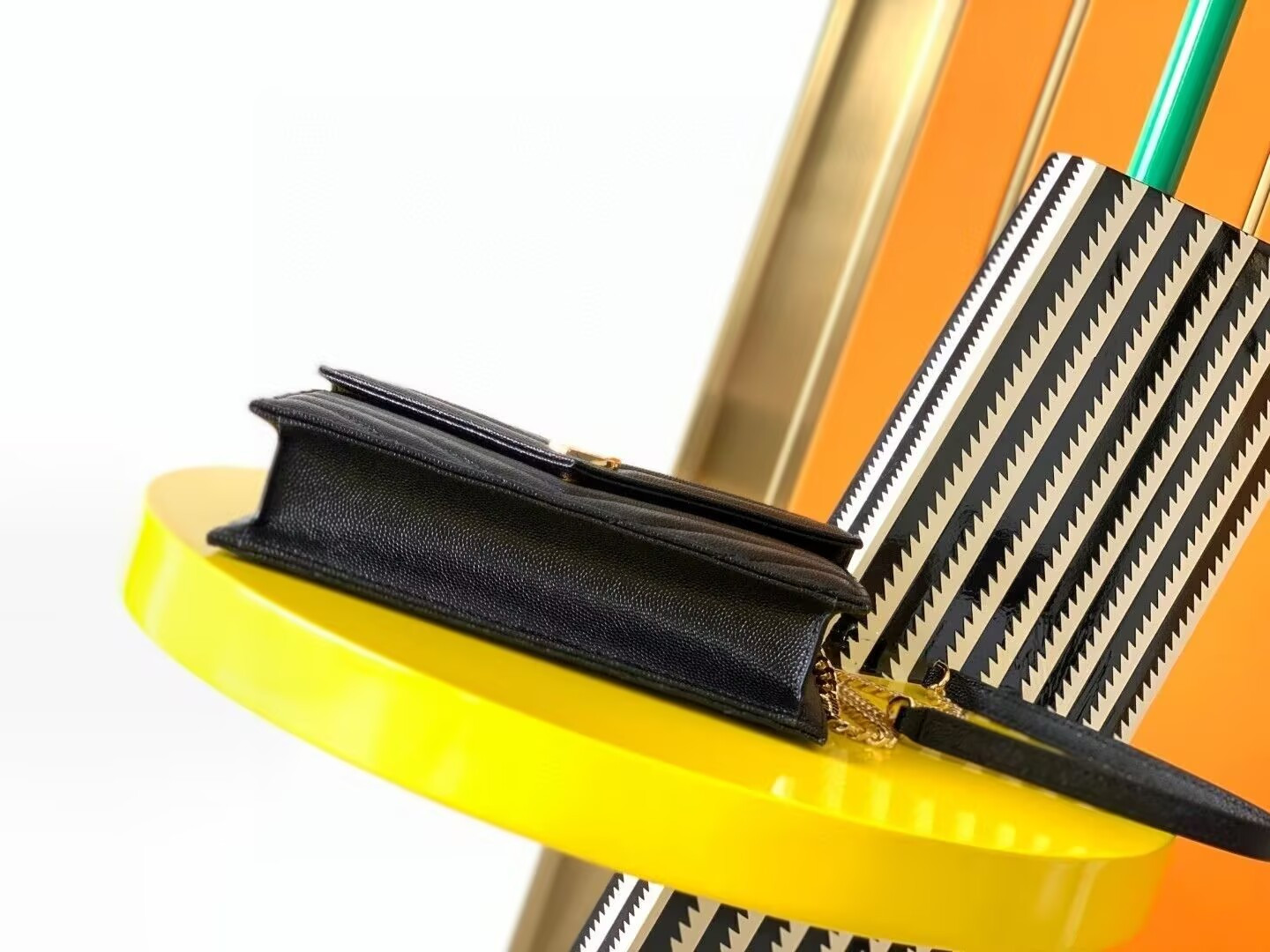 Y51 Cassandra WOC envelope chain wallet 19 x 12.5 x 3.5cm